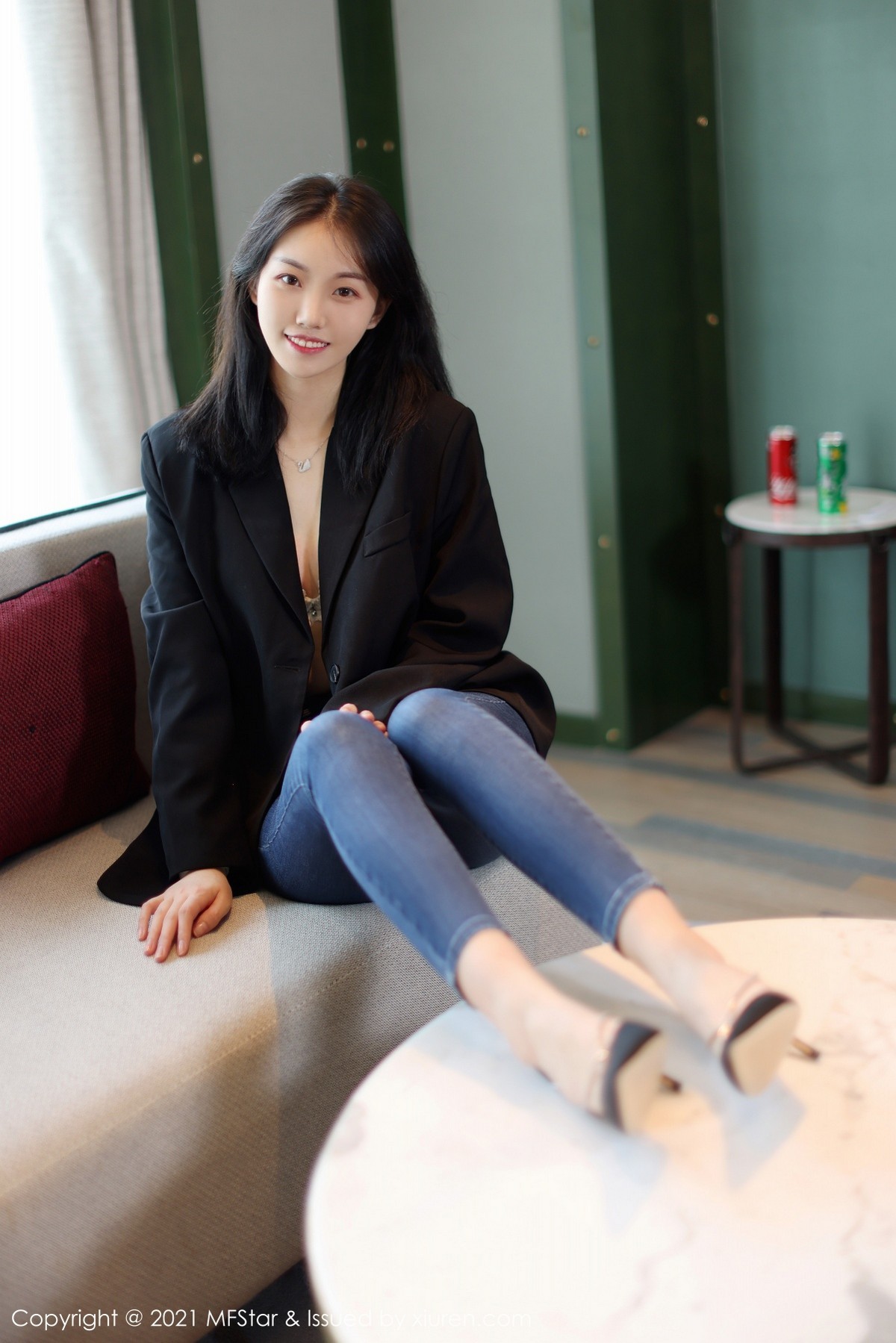 Jpxgyw.com_[MFStar模范学院]Vol.530_新人模特一颗甜蛋黄a私房半脱牛仔裤露蕾丝内衣完美诱惑写真50P