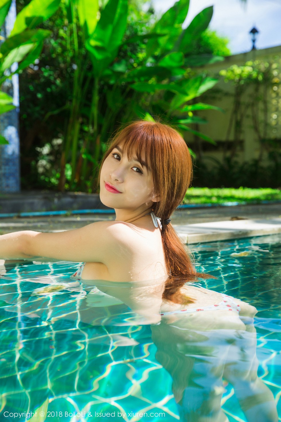 Jpxgyw.com_[BoLoli波萝社]Vol.121_女神夏美酱小草莓内衣秀完美身材泳池边湿身诱惑写真41P