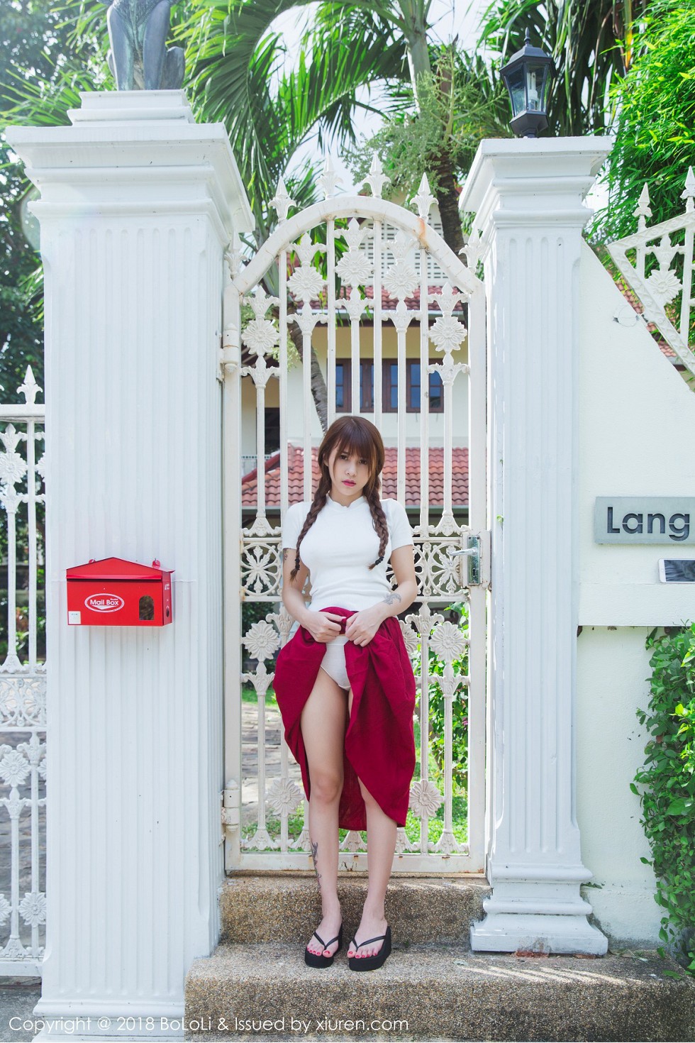 Jpxgyw.com_[BoLoli波萝社]Vol.121_女神夏美酱小草莓内衣秀完美身材泳池边湿身诱惑写真41P