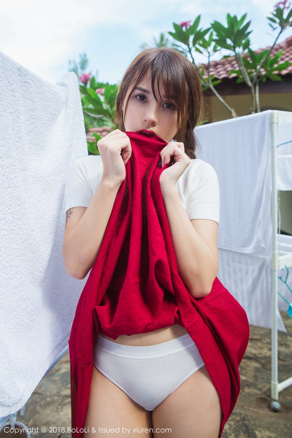Jpxgyw.com_[BoLoli波萝社]Vol.121_女神夏美酱小草莓内衣秀完美身材泳池边湿身诱惑写真41P