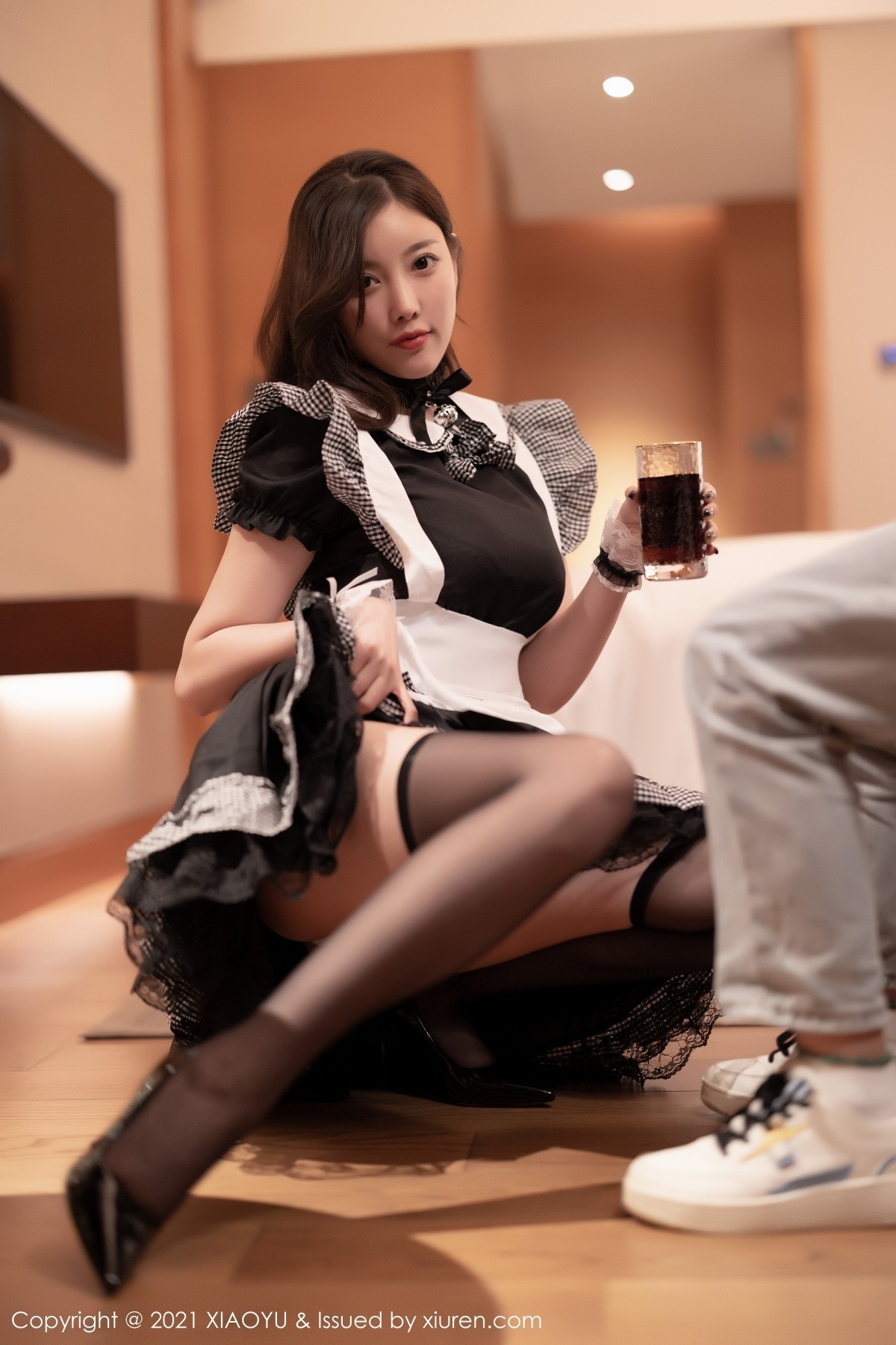 Jpxgyw.com_[XiaoYu画语界]Vol.658_女神杨晨晨sugar广西心愿旅拍脱女仆制服露丰满身材诱惑写真100P