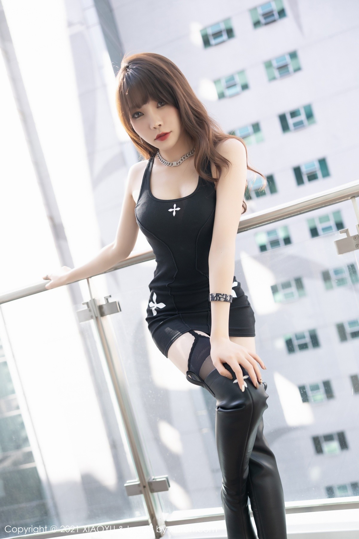 Jpxgyw.com_[XiaoYu画语界]Vol.659_女神芝芝Booty脱黑色典雅吊裙露性感内衣黑丝吊袜撩人诱惑写真93P