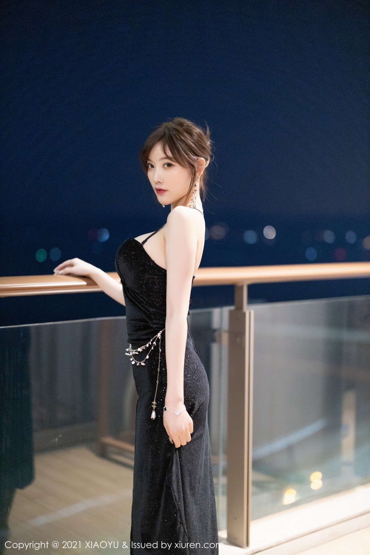 Jpxgyw.com_[XiaoYu画语界]Vol.660_女神杨晨晨sugar深V典雅礼裙配超薄黑丝秀翘臀美腿诱惑写真66P