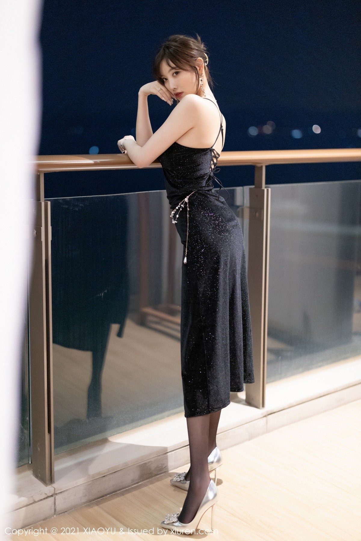 Jpxgyw.com_[XiaoYu画语界]Vol.660_女神杨晨晨sugar深V典雅礼裙配超薄黑丝秀翘臀美腿诱惑写真66P