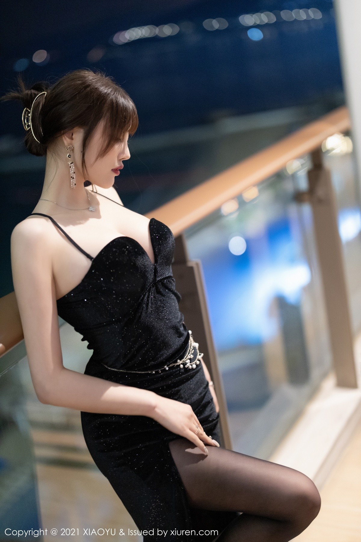 Jpxgyw.com_[XiaoYu画语界]Vol.660_女神杨晨晨sugar深V典雅礼裙配超薄黑丝秀翘臀美腿诱惑写真66P