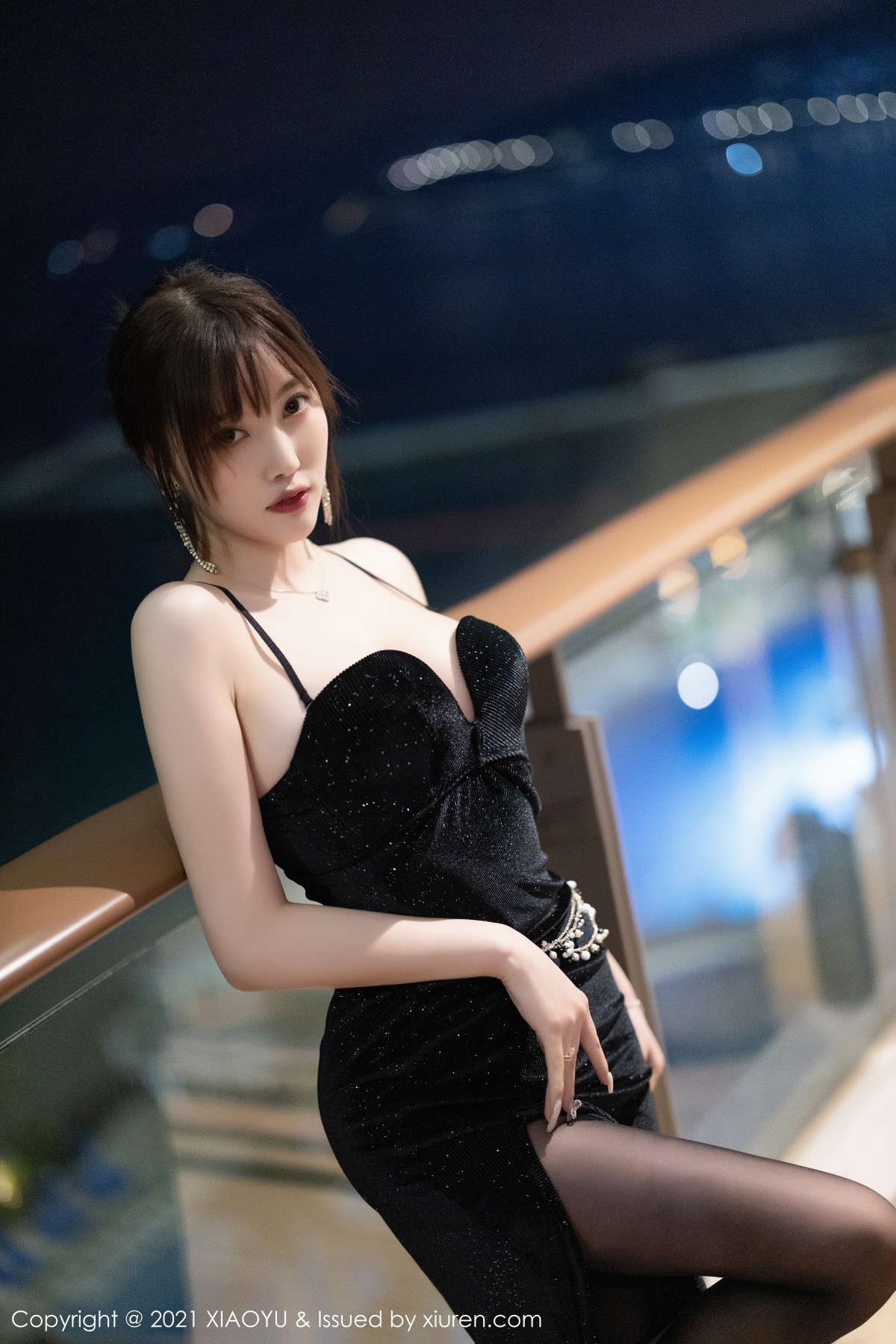 Jpxgyw.com_[XiaoYu画语界]Vol.660_女神杨晨晨sugar深V典雅礼裙配超薄黑丝秀翘臀美腿诱惑写真66P