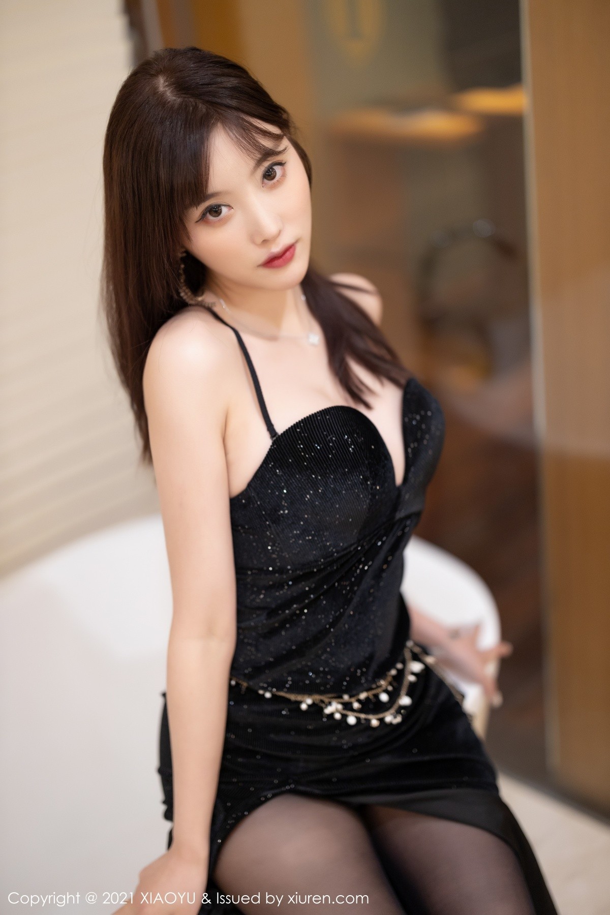 Jpxgyw.com_[XiaoYu画语界]Vol.660_女神杨晨晨sugar深V典雅礼裙配超薄黑丝秀翘臀美腿诱惑写真66P