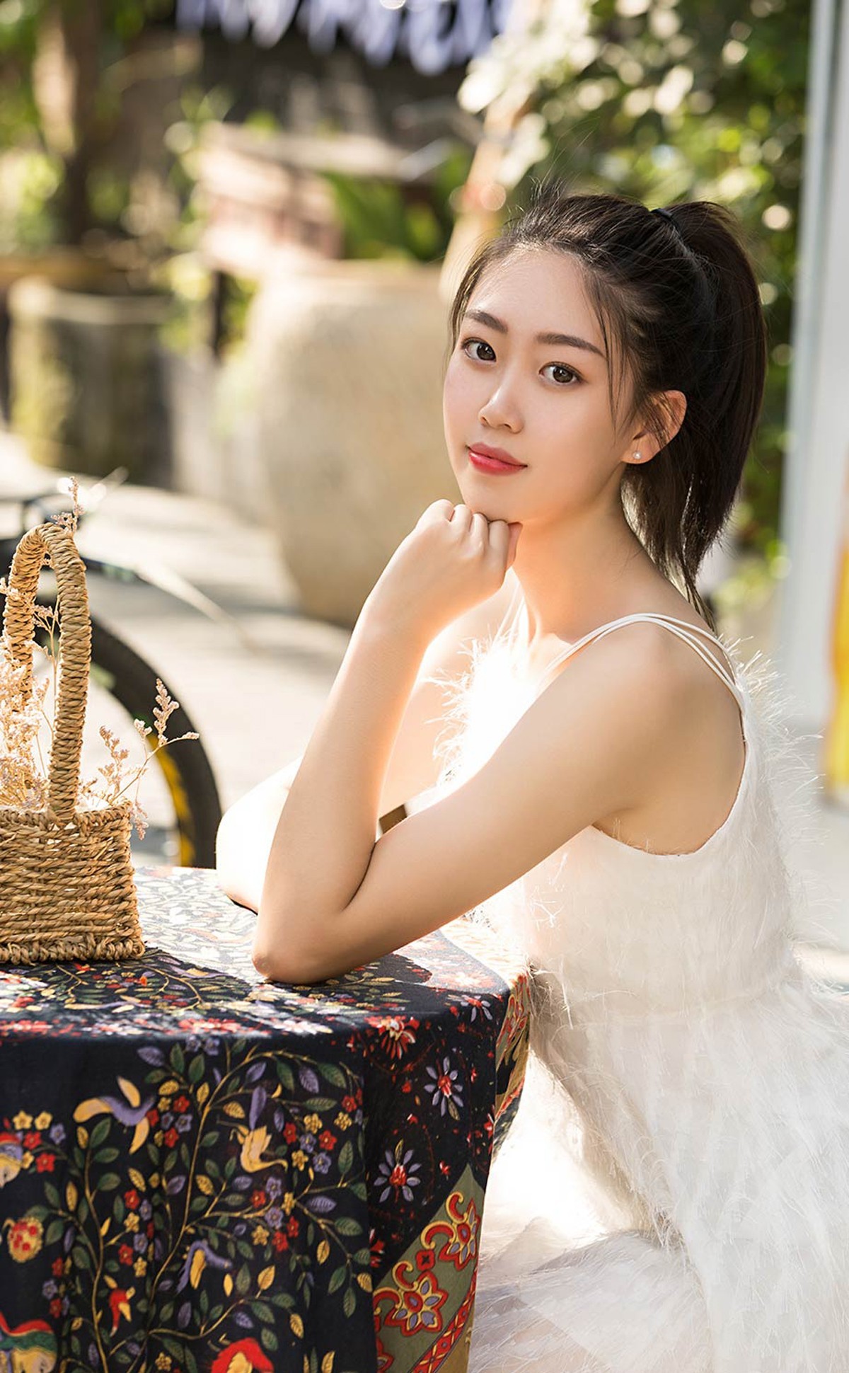 Jpxgyw.com_[Ugirls爱尤物]No.2218_模特小雪儿甜妹日志主题私房性感粉色内衣+日常清纯生活写真35P
