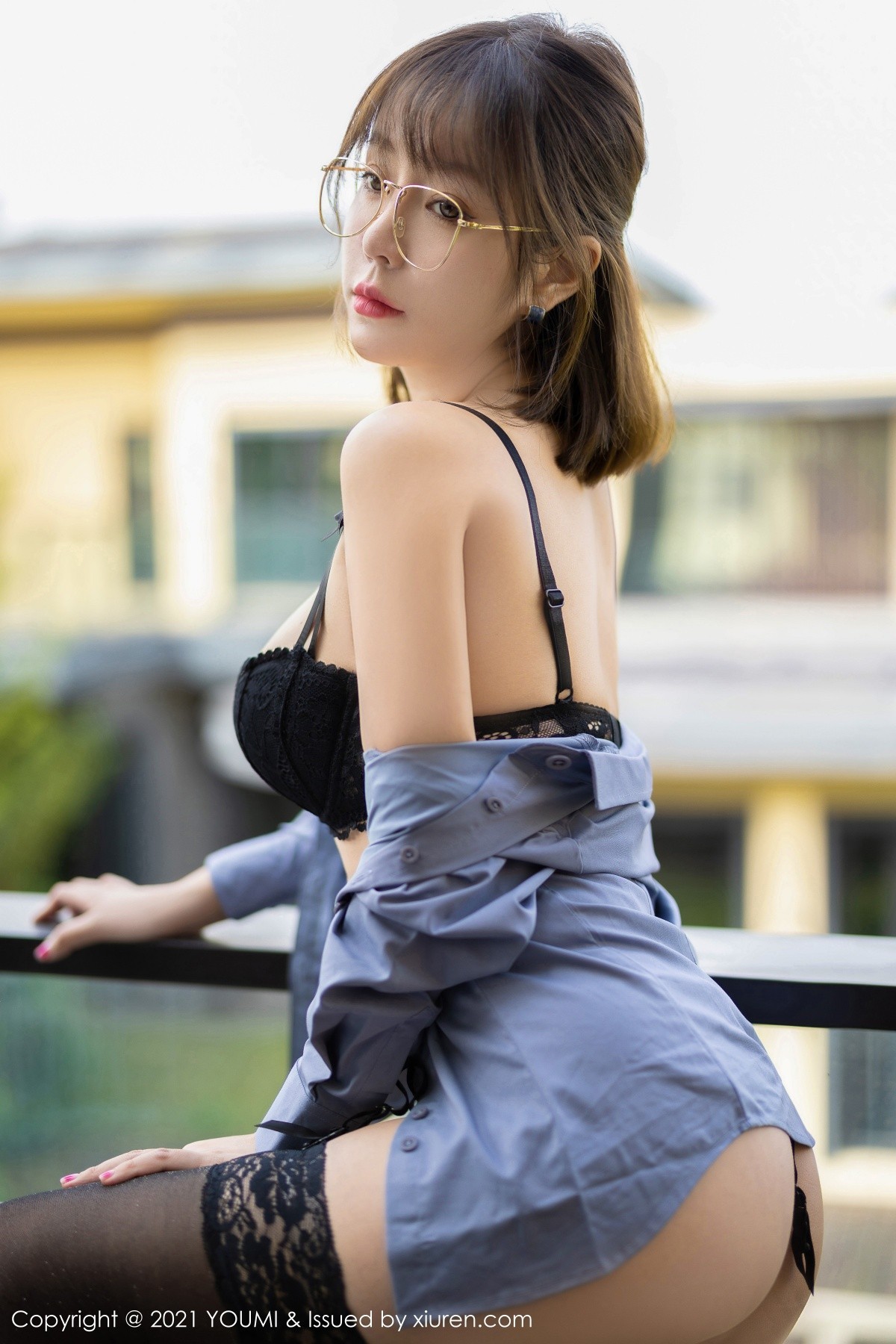 Jpxgyw.com_[YouMi尤蜜荟]Vol.722_女神王雨纯成都旅拍眼镜OL主题半脱露蕾丝内衣完美诱惑写真65P