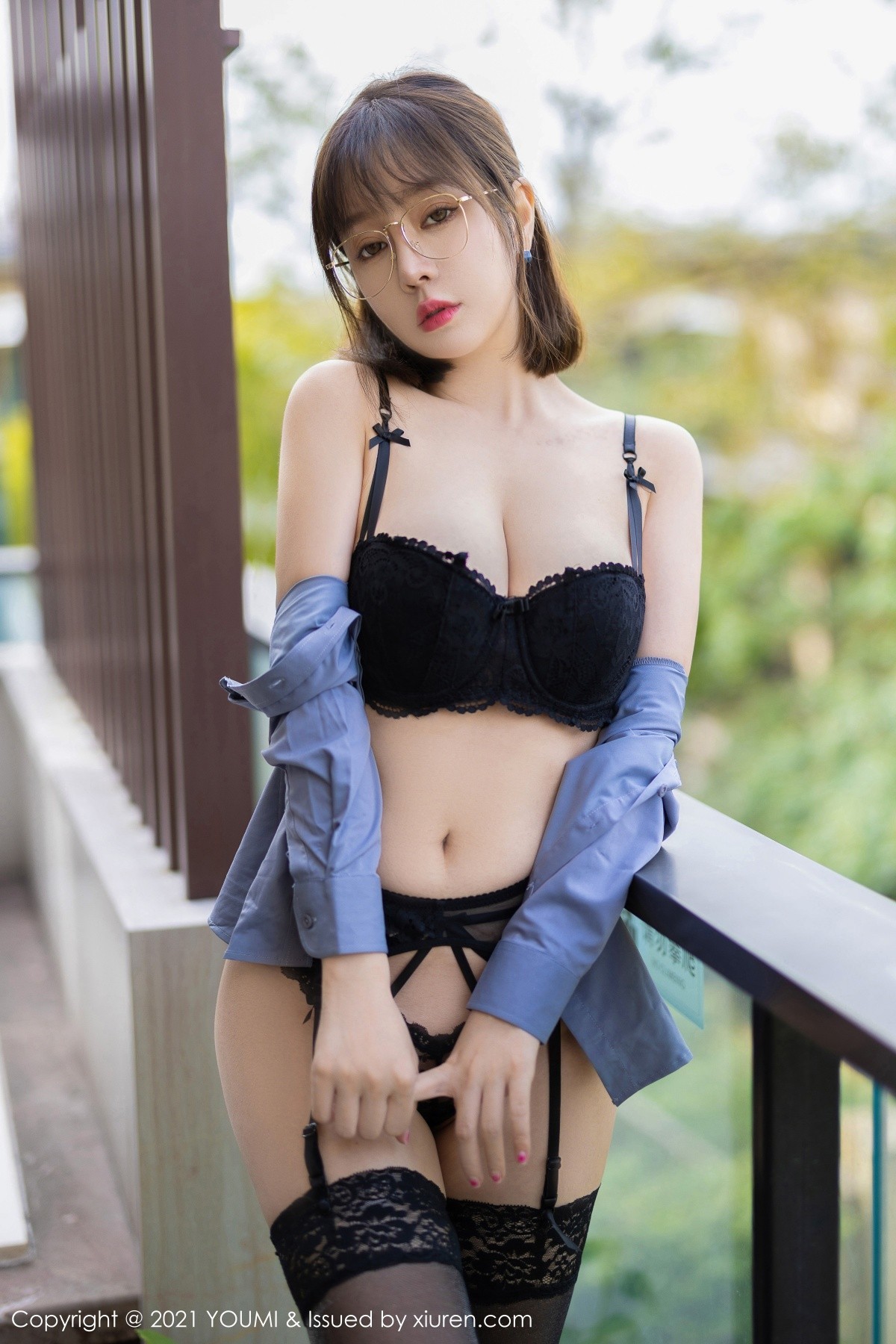 Jpxgyw.com_[YouMi尤蜜荟]Vol.722_女神王雨纯成都旅拍眼镜OL主题半脱露蕾丝内衣完美诱惑写真65P