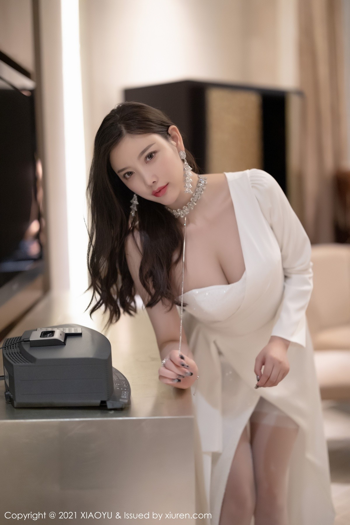 Jpxgyw.com_[XiaoYu画语界]Vol.663_女神杨晨晨sugar广西心愿旅拍私房白色蕾丝情趣内衣诱惑写真110P