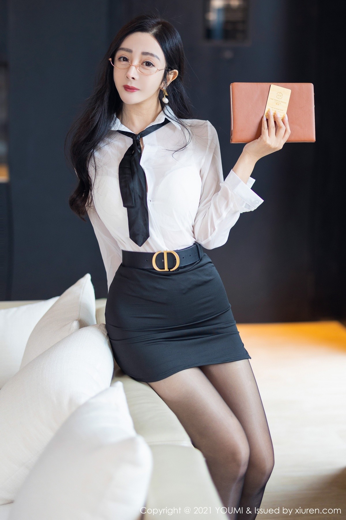 Jpxgyw.com_[YouMi尤蜜荟]Vol.723_模特允爾成都旅拍私房脱职业装露性感内衣秀丰乳肥臀诱惑写真88P