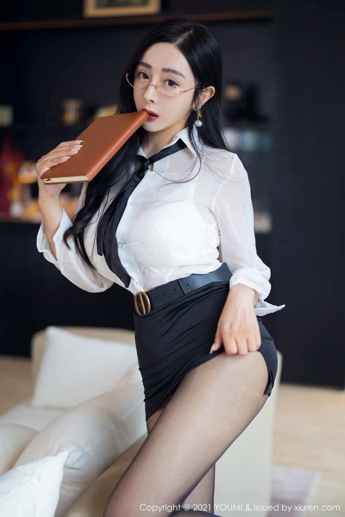 Jpxgyw.com_[YouMi尤蜜荟]Vol.723_模特允爾成都旅拍私房脱职业装露性感内衣秀丰乳肥臀诱惑写真88P