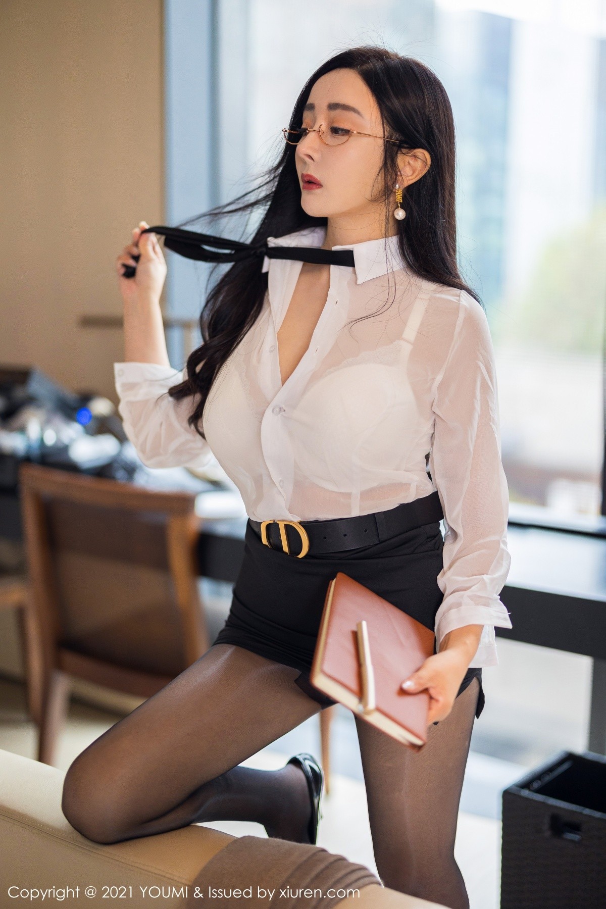Jpxgyw.com_[YouMi尤蜜荟]Vol.723_模特允爾成都旅拍私房脱职业装露性感内衣秀丰乳肥臀诱惑写真88P
