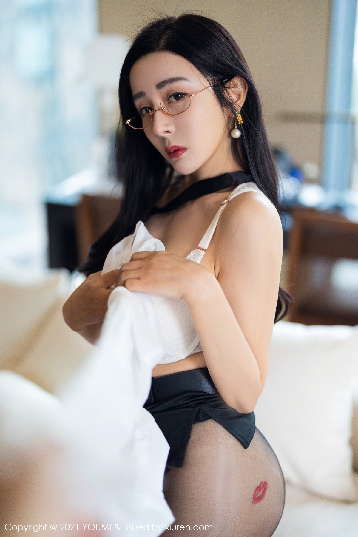 Jpxgyw.com_[YouMi尤蜜荟]Vol.723_模特允爾成都旅拍私房脱职业装露性感内衣秀丰乳肥臀诱惑写真88P