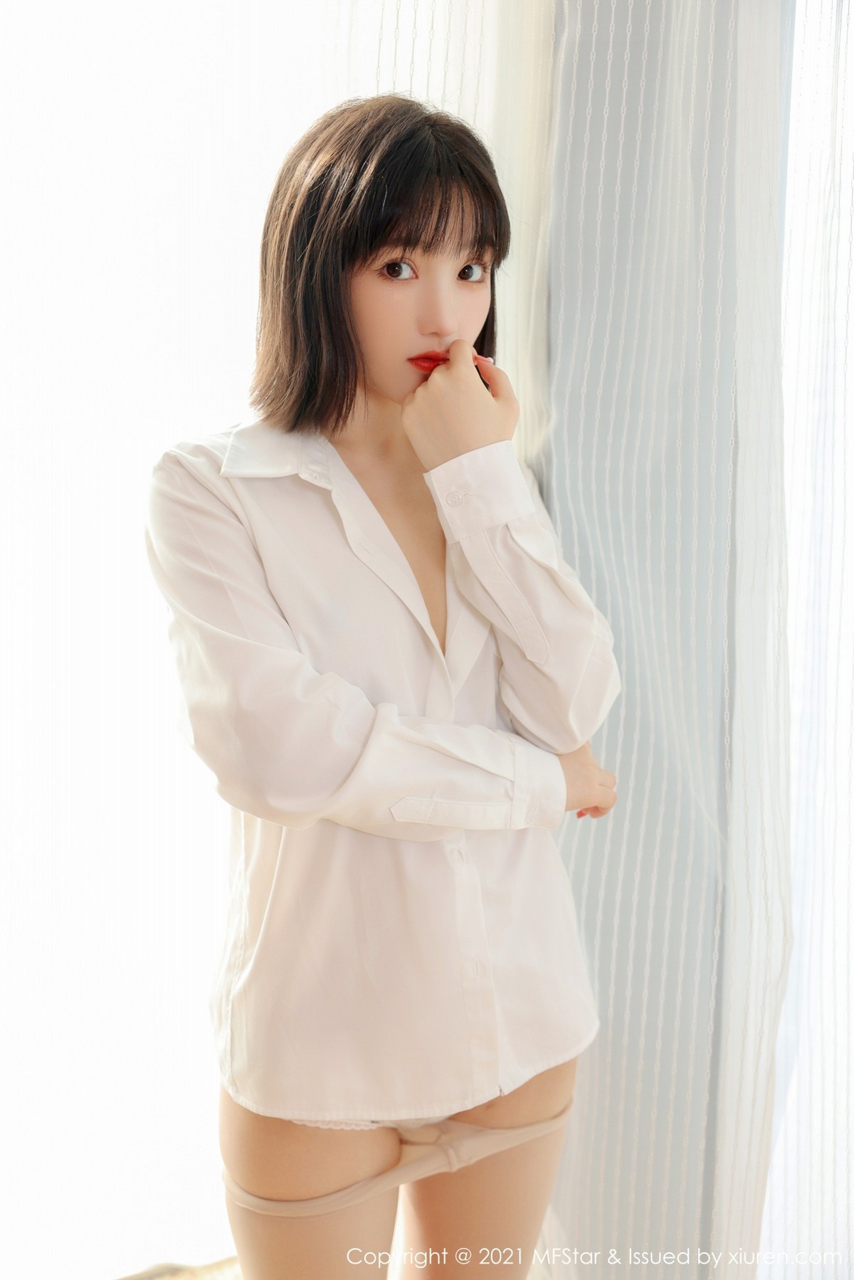 Jpxgyw.com_[MFStar模范学院]Vol.543_模特甜筒晓彤居家女友主题粉色内衣配肉丝裤袜甜美可人写真53P