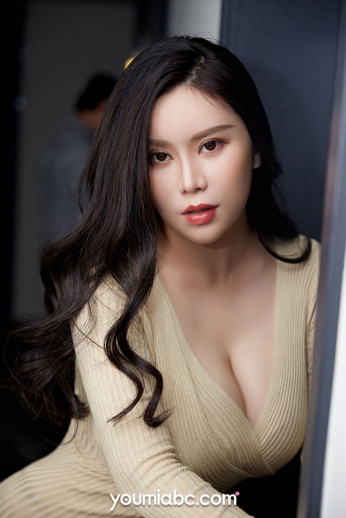 Jpxgyw.com_[YouMi尤蜜]Vol.749_模特戴诺欣邻居姐姐剧情主题私房浴室半脱秀傲人豪乳诱惑写真38P