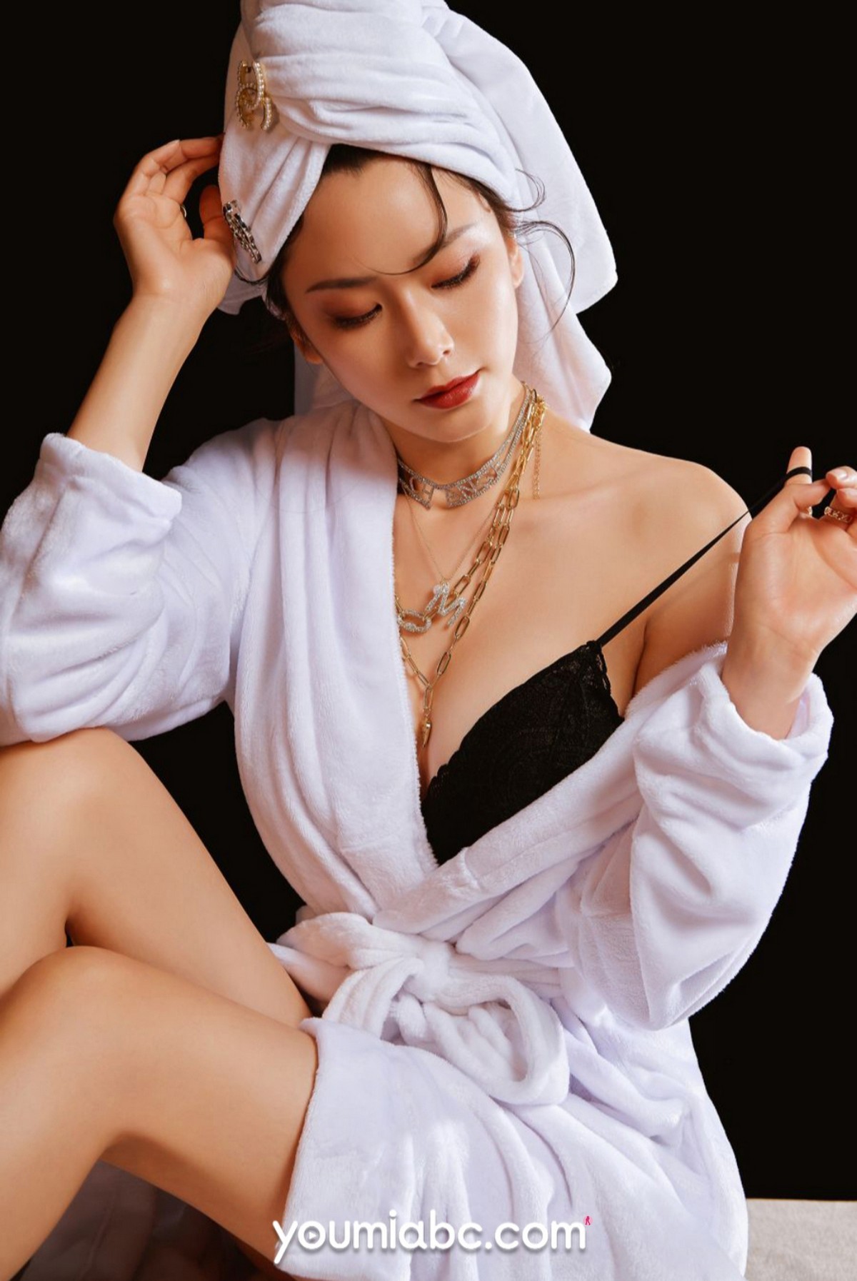 Jpxgyw.com_[YouMi尤蜜]Vol.750_模特林夕情趣调教主题脱性感浴袍露黑色蕾丝内衣诱惑写真32P