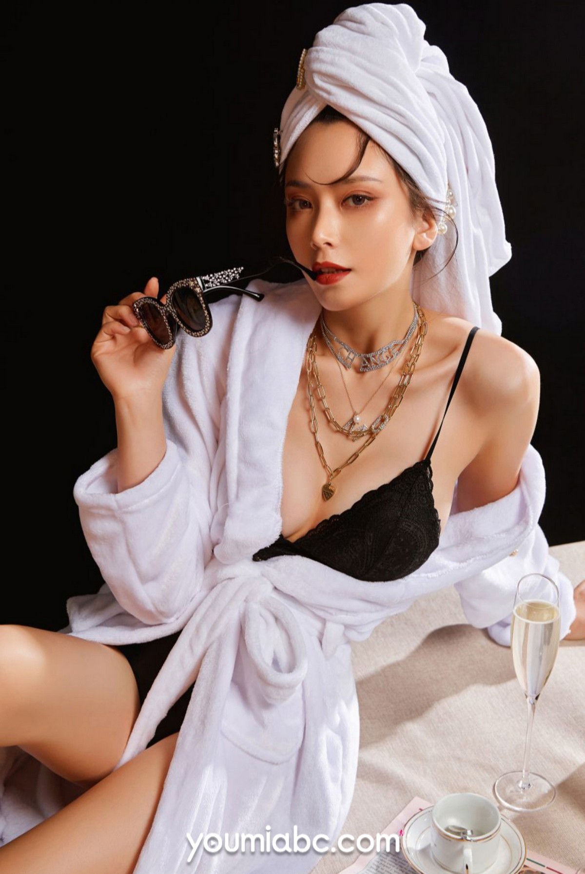 Jpxgyw.com_[YouMi尤蜜]Vol.750_模特林夕情趣调教主题脱性感浴袍露黑色蕾丝内衣诱惑写真32P