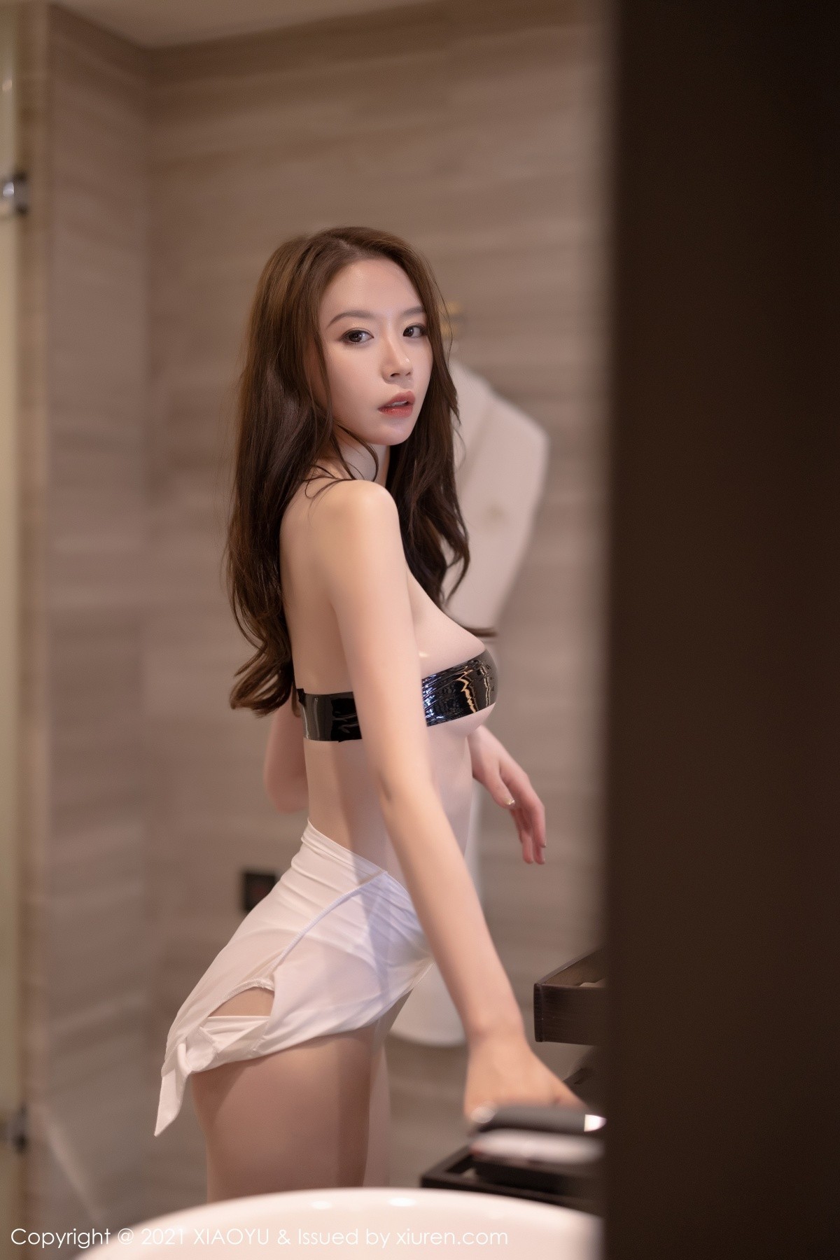 Jpxgyw.com_[XiaoYu画语界]Vol.666_模特梦心月私房白色高叉连体衣半脱露豪乳遮点极致诱惑写真76P