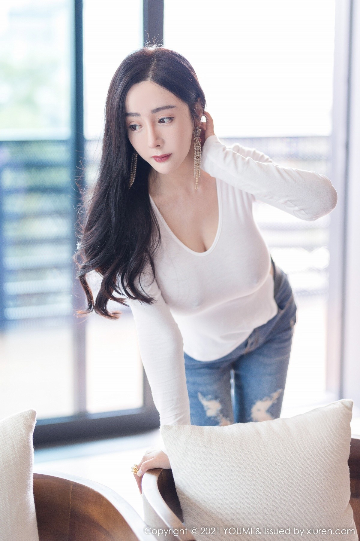 Jpxgyw.com_[YouMi尤蜜荟]Vol.726_模特允爾私房白纱衣配牛仔裤半脱露豪乳真空激凸惹火诱惑写真68P