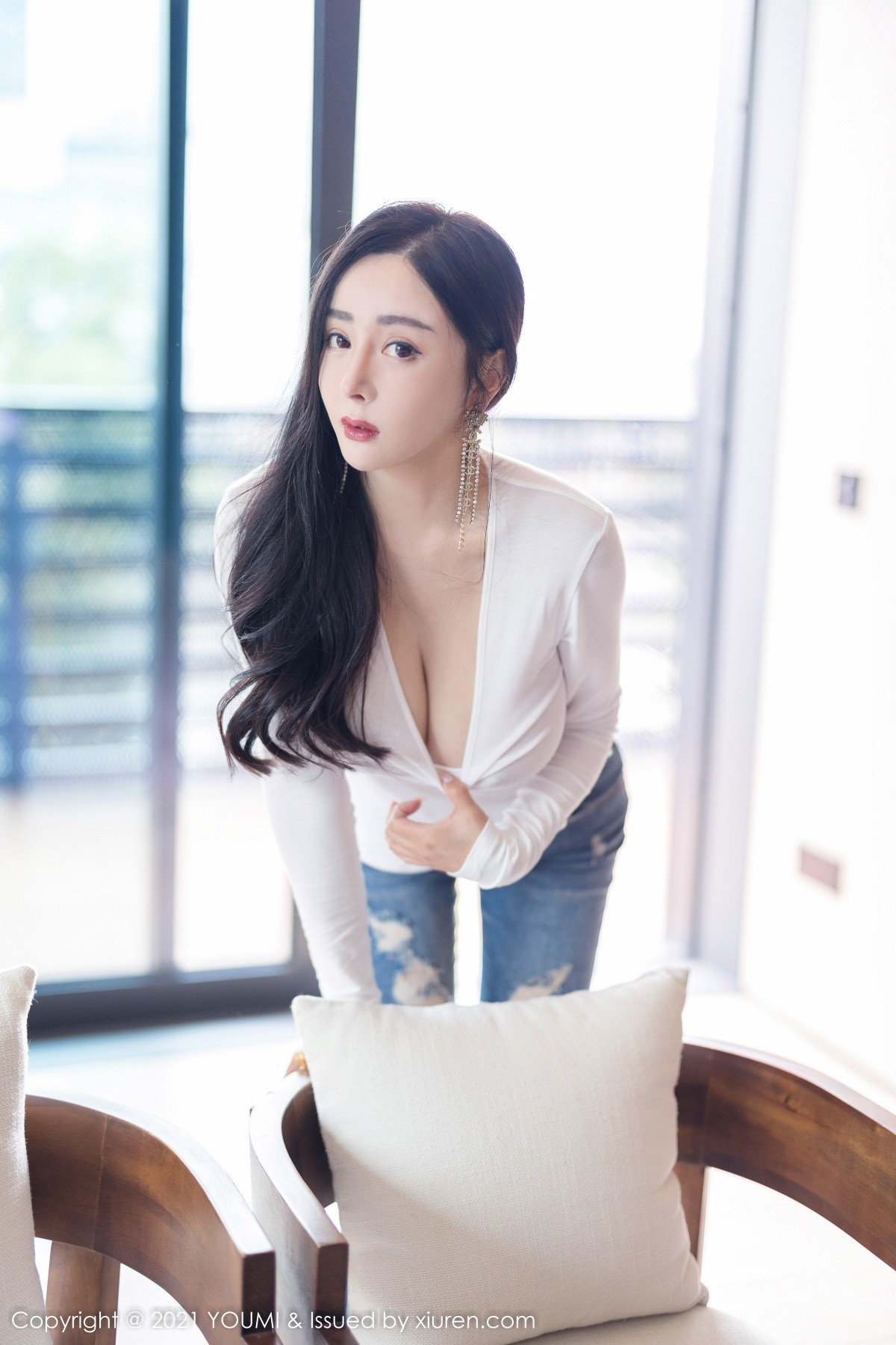Jpxgyw.com_[YouMi尤蜜荟]Vol.726_模特允爾私房白纱衣配牛仔裤半脱露豪乳真空激凸惹火诱惑写真68P