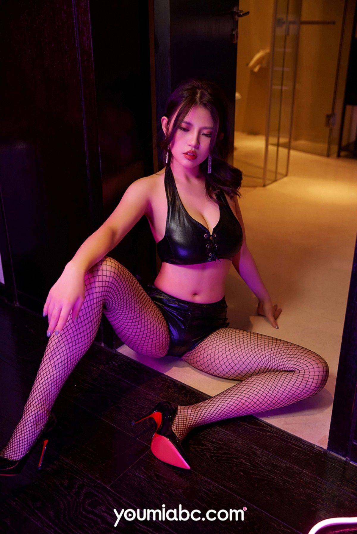 Jpxgyw.com_[YouMi尤蜜]Vol.753_模特曦宝儿私房性感黑色皮质内衣配黑丝渔网秀完美身材诱惑写真37P