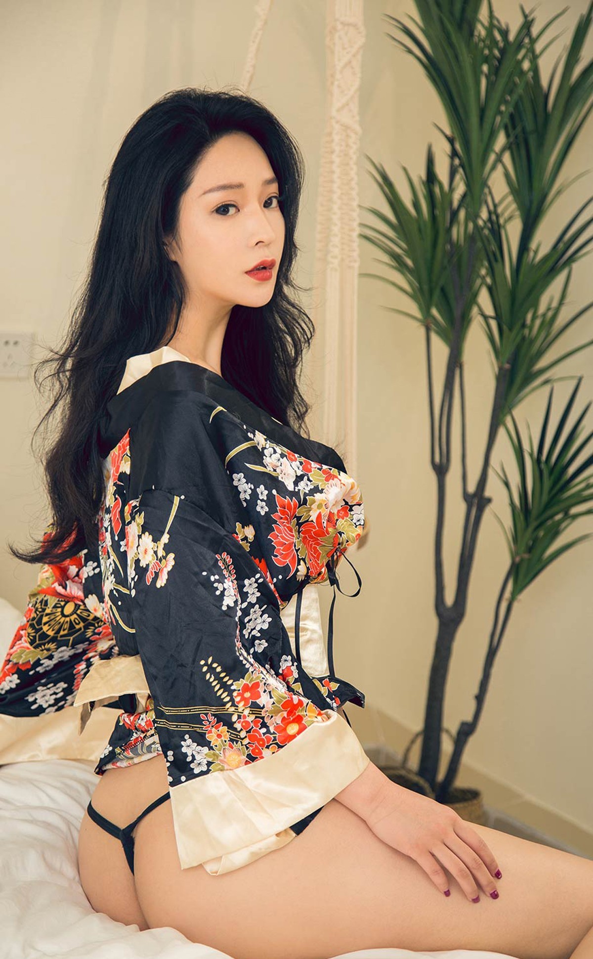 Jpxgyw.com_[Ugirls爱尤物]No.2226_尤果合輯模特方婉瑜等七大美女私房性感内衣系列诱惑写真35P