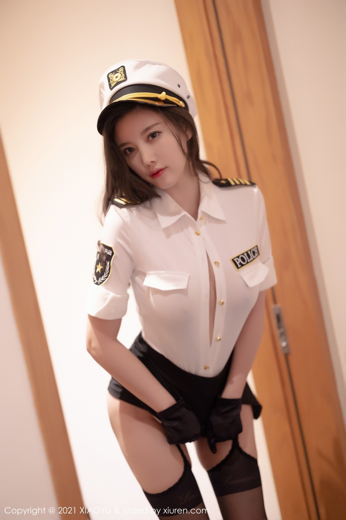 Jpxgyw.com_[XiaoYu画语界]Vol.673_女神杨晨晨sugar广西心愿旅拍女警制服半脱秀豪乳翘臀诱惑写真94P