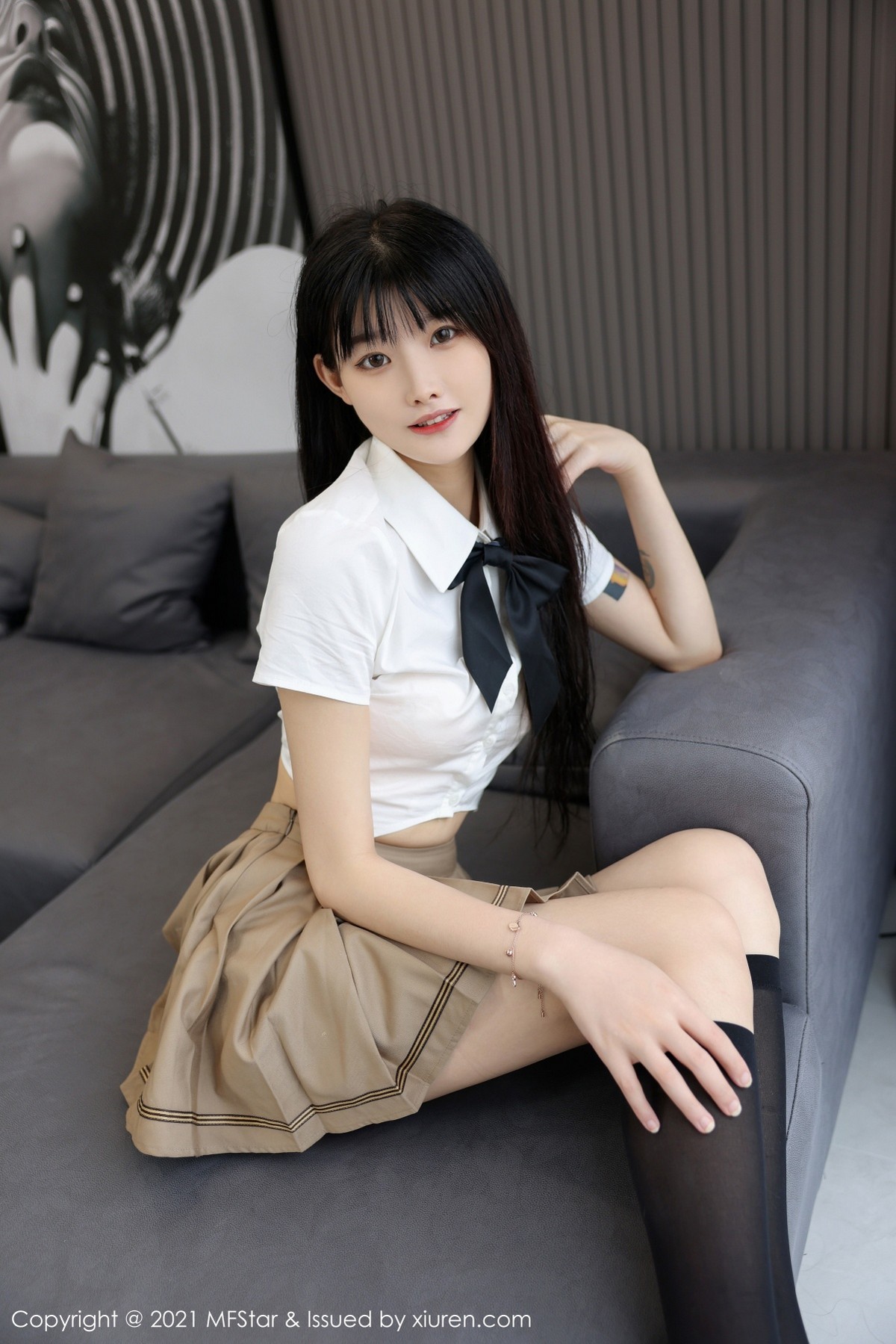 Jpxgyw.com_[YouMi尤蜜]Vol.755_模特李承美私房浴室性感黑色高叉连体衣秀完美身材诱惑写真25P