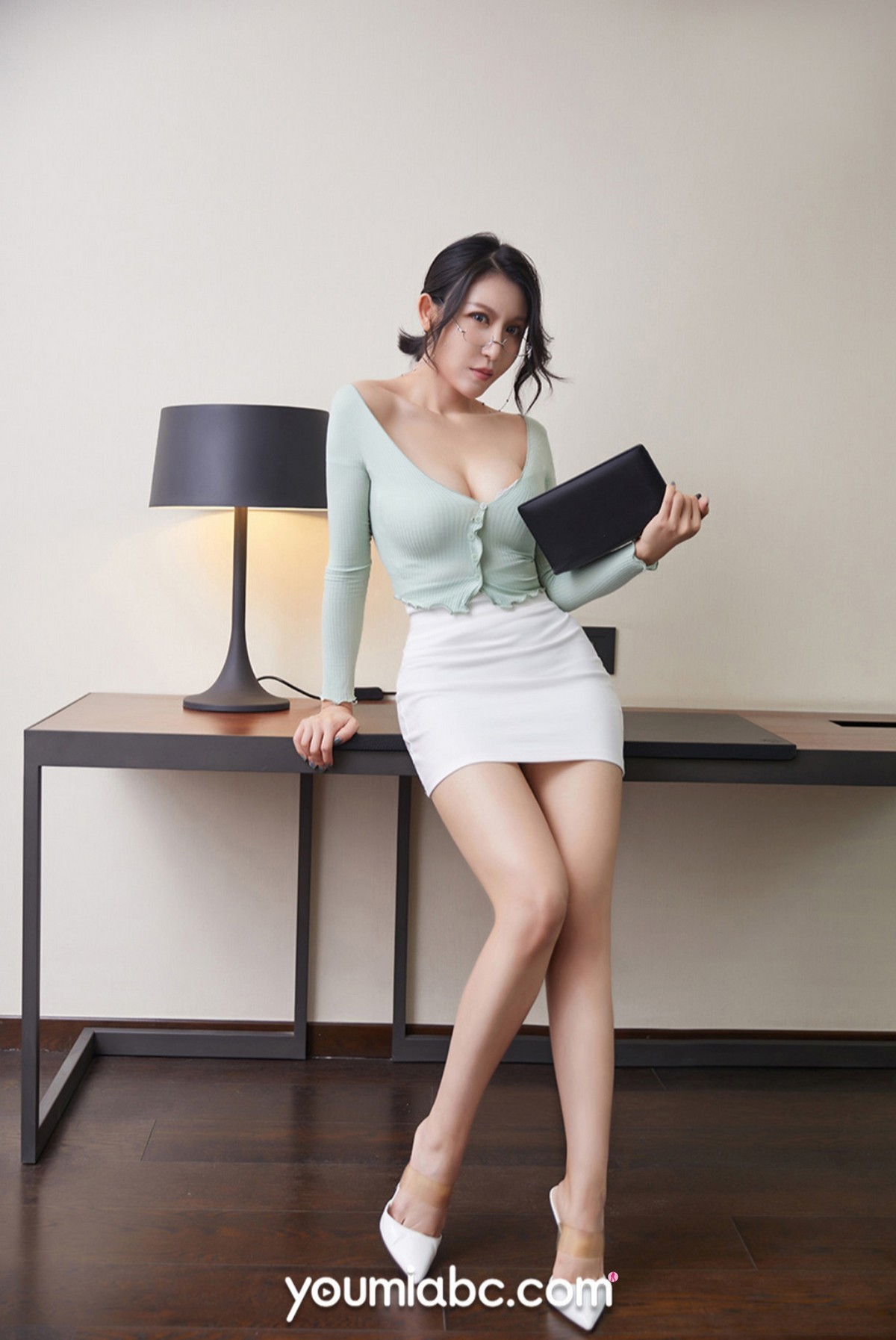 Jpxgyw.com_[YouMi尤蜜]Vol.756_模特安妮斯朵拉家访剧情主题私房半脱露傲人豪乳撩人诱惑写真54P