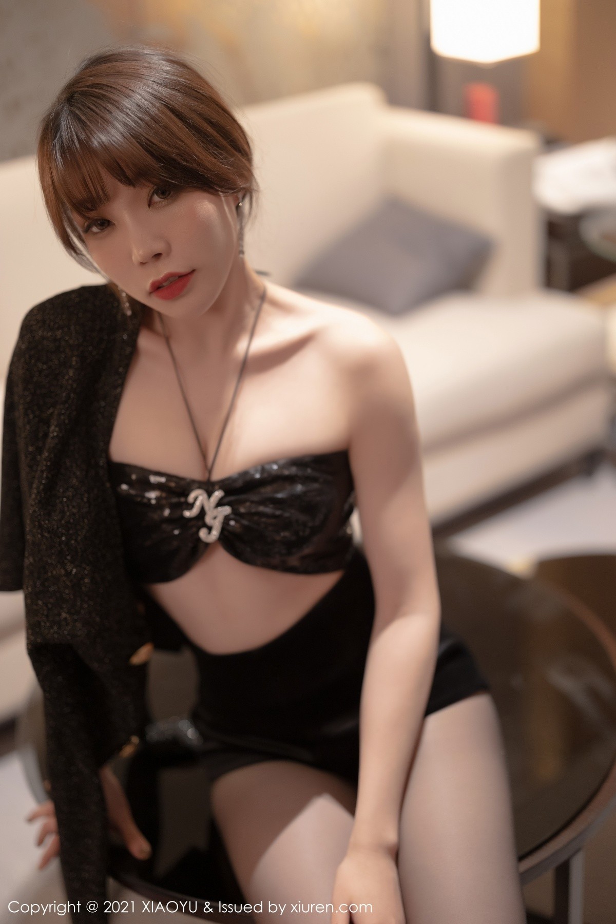 Jpxgyw.com_[XiaoYu画语界]Vol.674_女神芝芝Booty私房床上蕾丝内衣配无内黑丝秀翘臀撩人诱惑写真81P