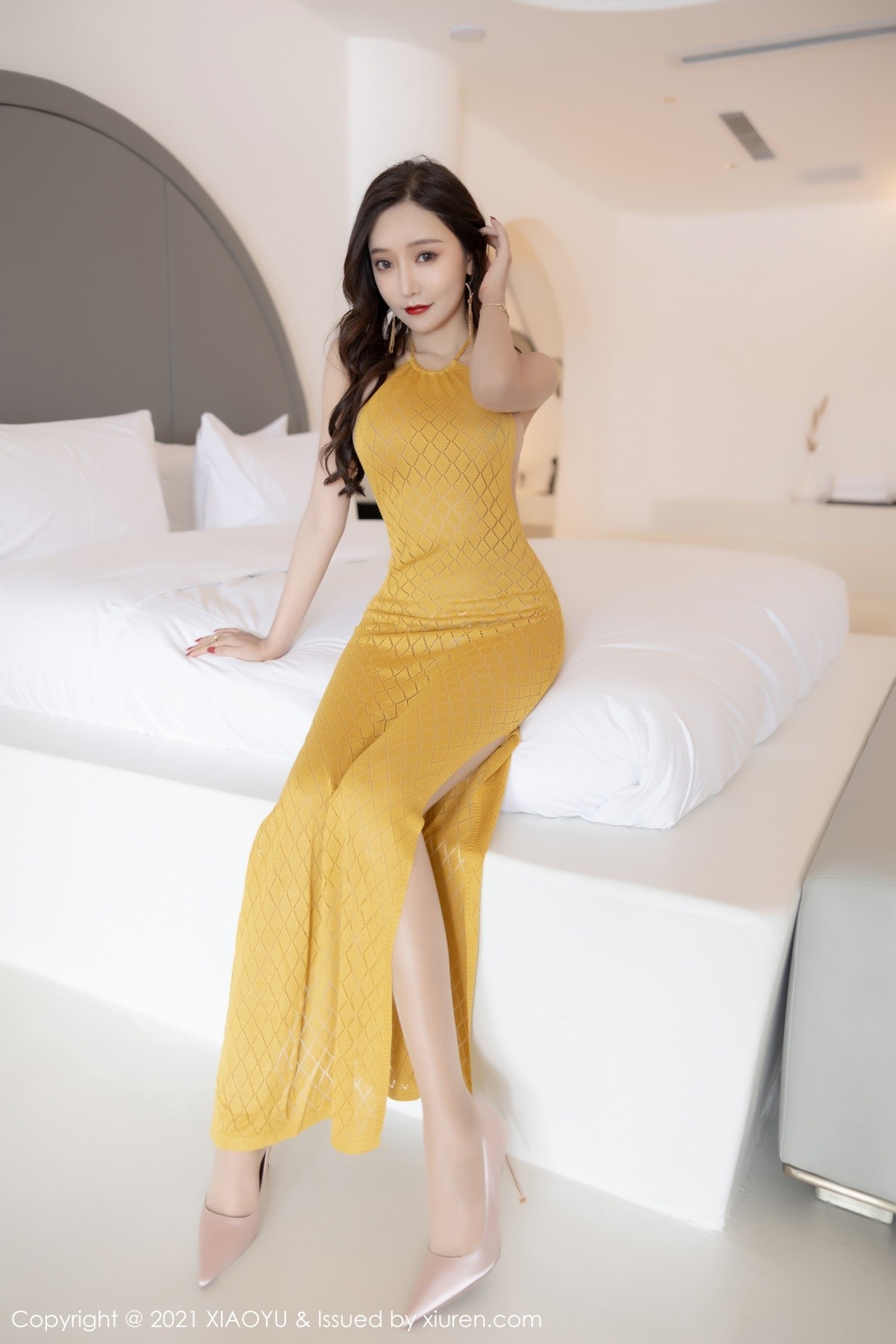Jpxgyw.com_[XiaoYu画语界]Vol.675_女神王馨瑶yanni云南心愿旅拍典雅黄色露背长裙撩人诱惑写真78P