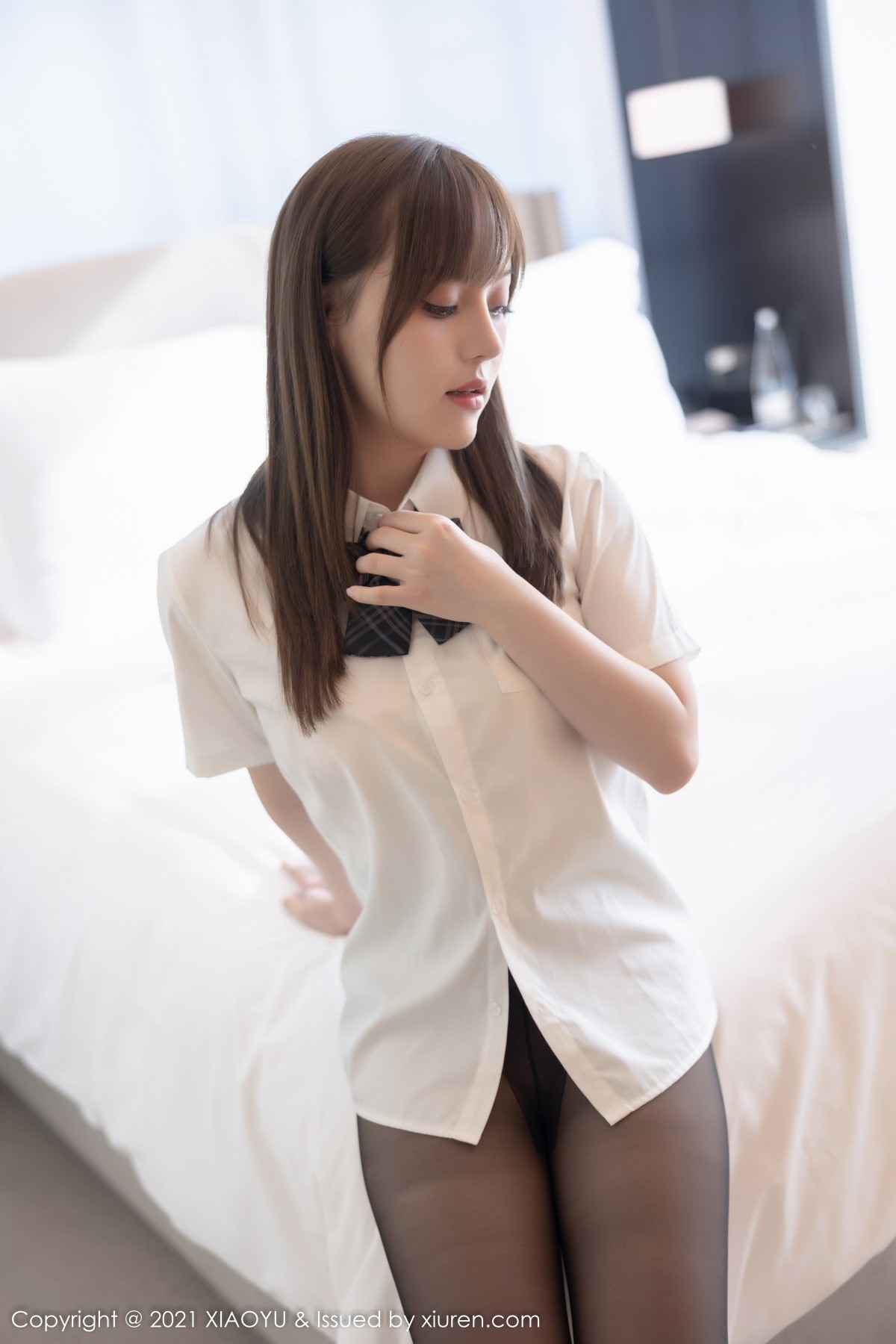 Jpxgyw.com_[XiaoYu画语界]Vol.677_模特豆瓣酱学生制服主题性感内衣配黑丝裤袜秀丰满身材诱惑写真84P