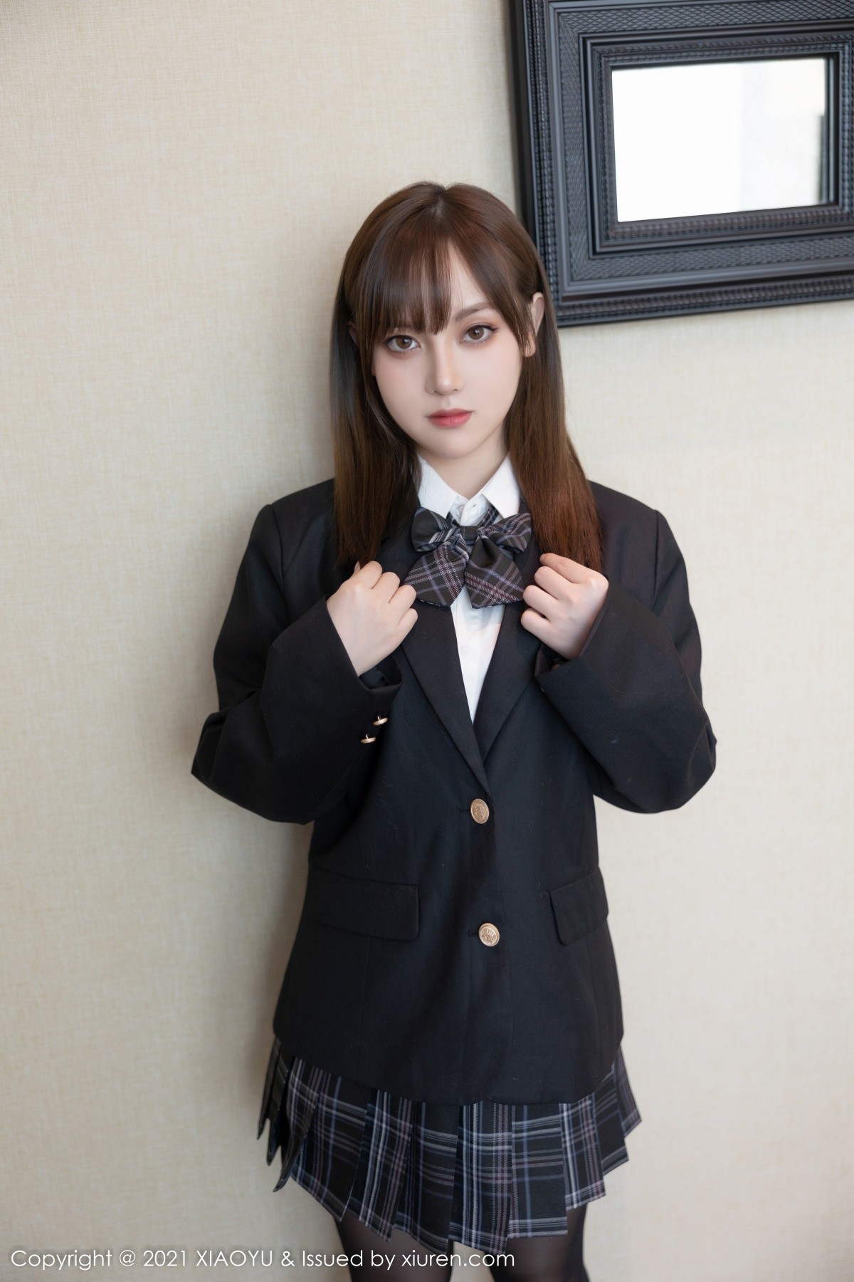 Jpxgyw.com_[XiaoYu画语界]Vol.677_模特豆瓣酱学生制服主题性感内衣配黑丝裤袜秀丰满身材诱惑写真84P