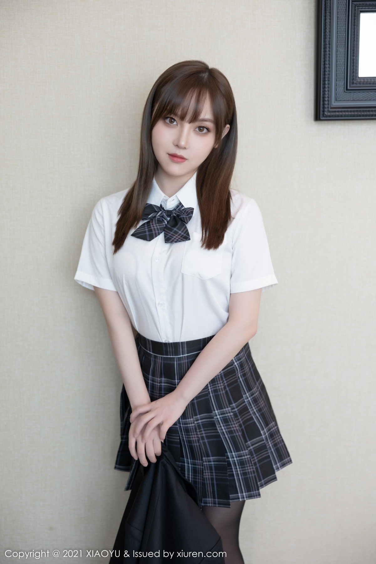 Jpxgyw.com_[XiaoYu画语界]Vol.677_模特豆瓣酱学生制服主题性感内衣配黑丝裤袜秀丰满身材诱惑写真84P