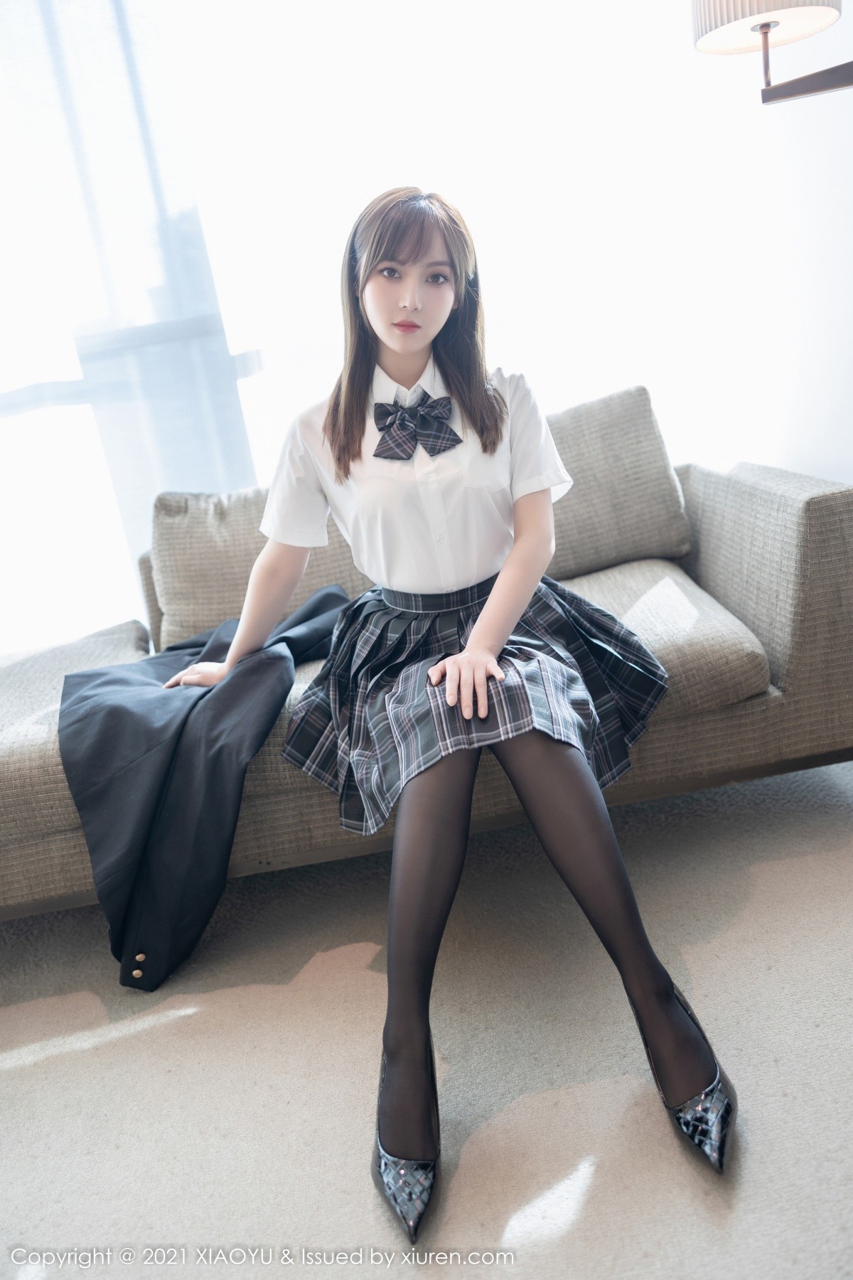 Jpxgyw.com_[XiaoYu画语界]Vol.677_模特豆瓣酱学生制服主题性感内衣配黑丝裤袜秀丰满身材诱惑写真84P