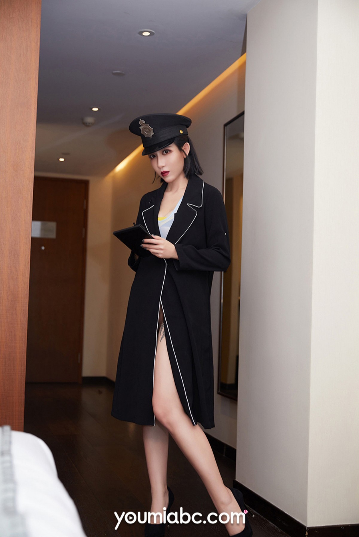 Jpxgyw.com_[YouMi尤蜜]Vol.761_模特安妮斯朵拉私房薄透高叉连体衣半脱秀火辣身材诱惑写真35P