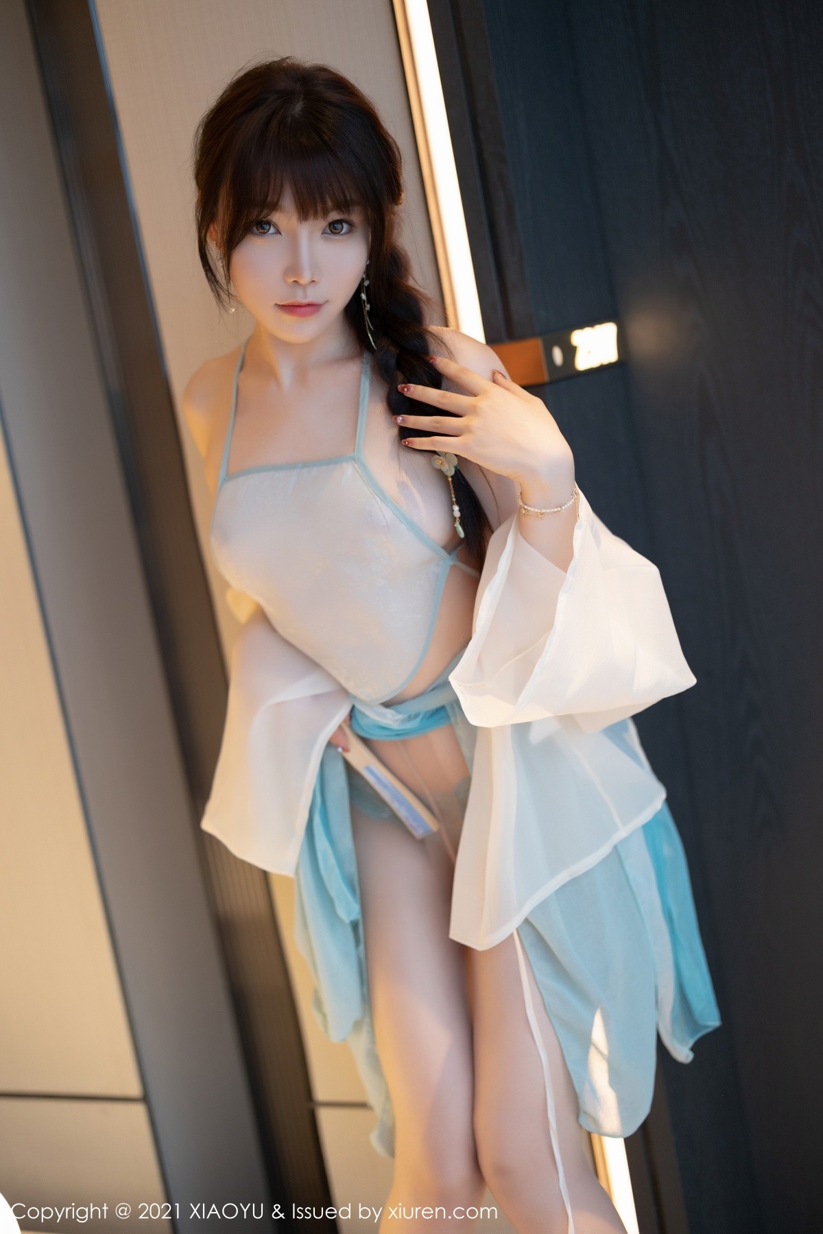 Jpxgyw.com_[XiaoYu画语界]Vol.679_女神芝芝Booty私房古韵着装配超薄肉丝半脱露火辣身材诱惑写真95P