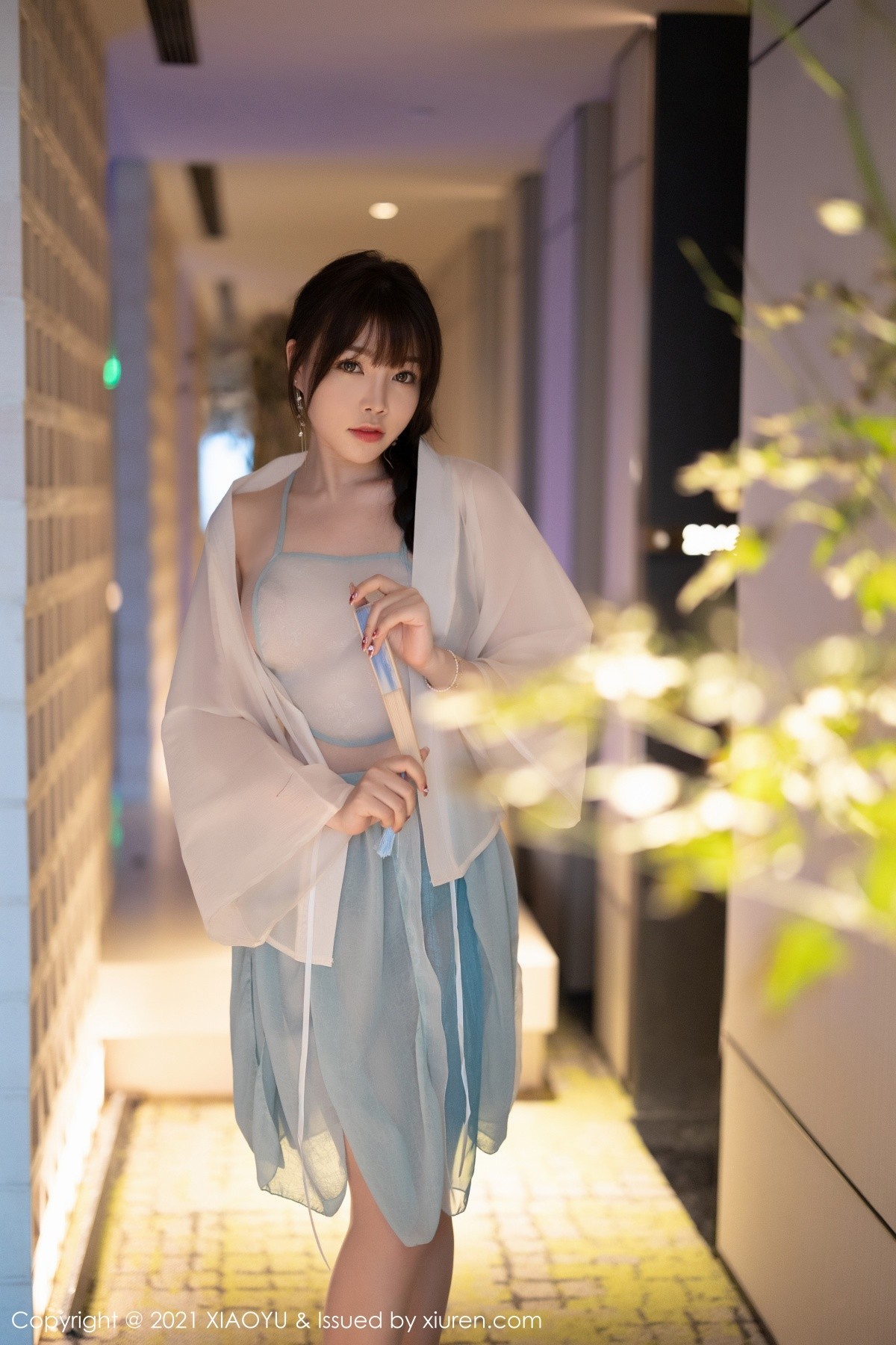 Jpxgyw.com_[XiaoYu画语界]Vol.679_女神芝芝Booty私房古韵着装配超薄肉丝半脱露火辣身材诱惑写真95P
