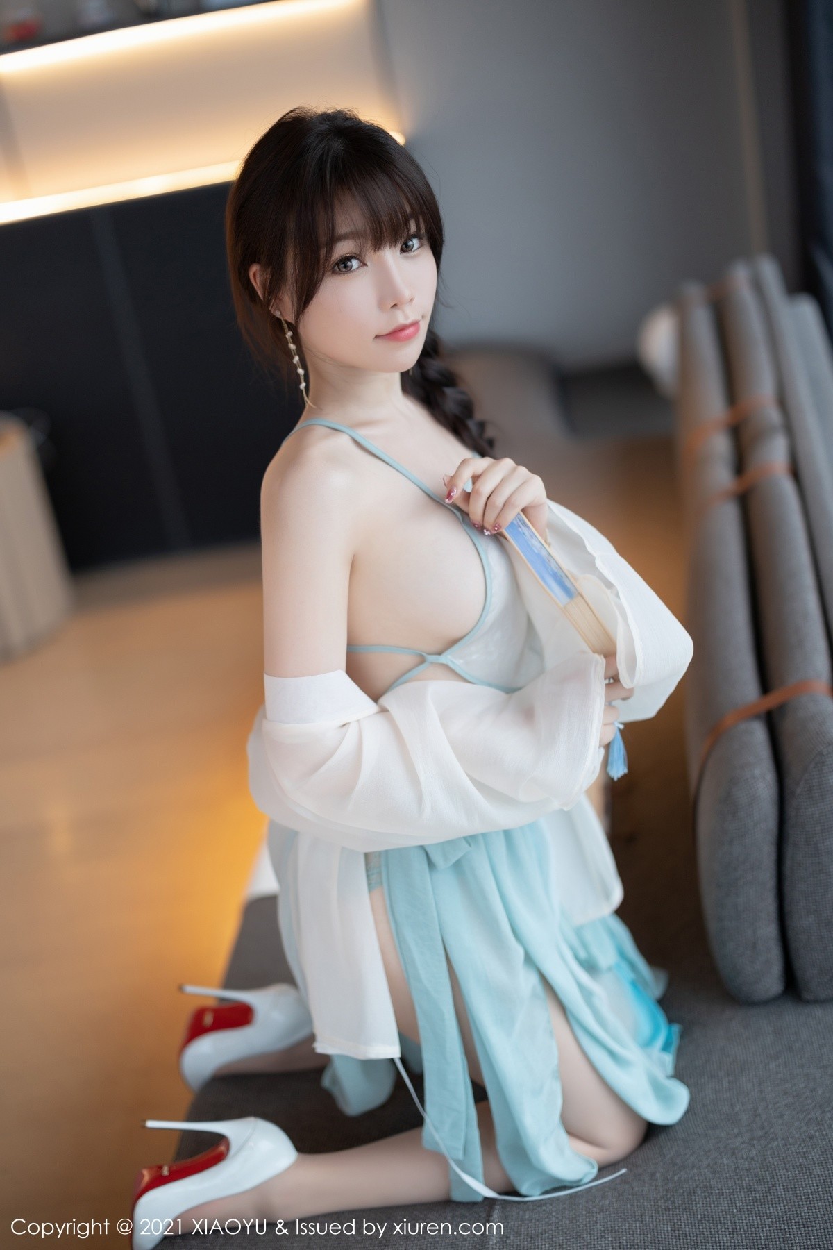 Jpxgyw.com_[XiaoYu画语界]Vol.679_女神芝芝Booty私房古韵着装配超薄肉丝半脱露火辣身材诱惑写真95P