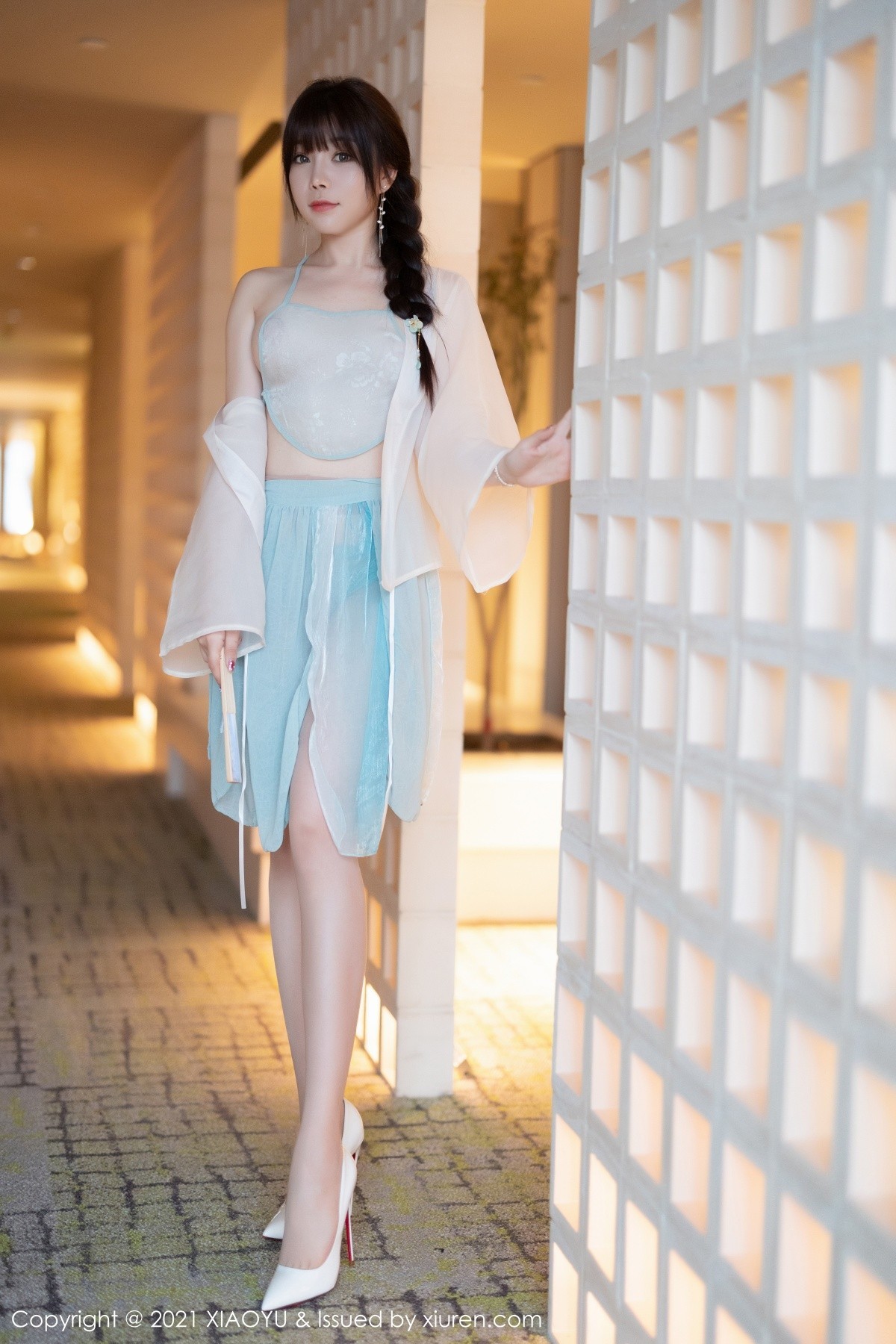 Jpxgyw.com_[XiaoYu画语界]Vol.679_女神芝芝Booty私房古韵着装配超薄肉丝半脱露火辣身材诱惑写真95P