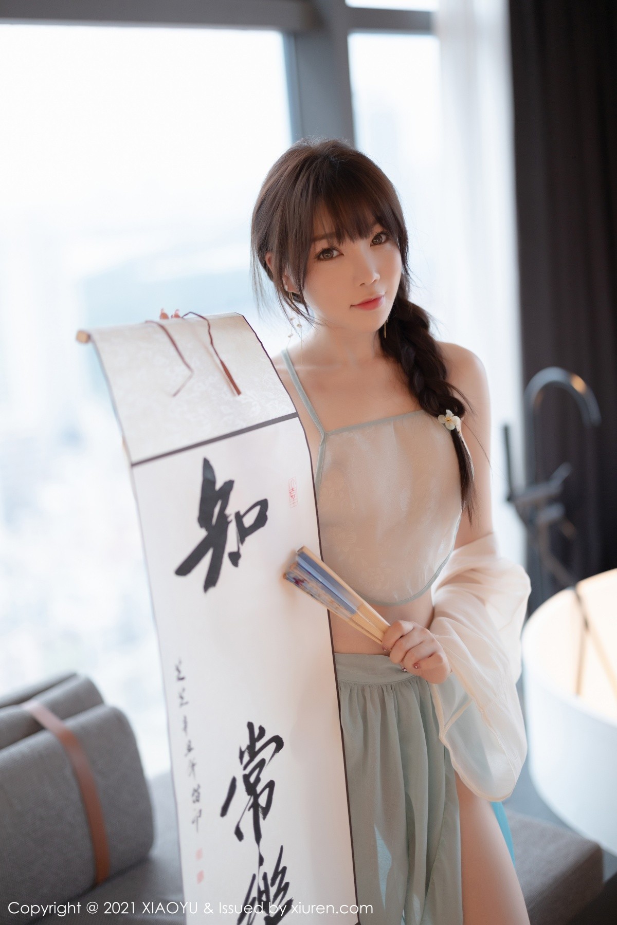 Jpxgyw.com_[XiaoYu画语界]Vol.679_女神芝芝Booty私房古韵着装配超薄肉丝半脱露火辣身材诱惑写真95P