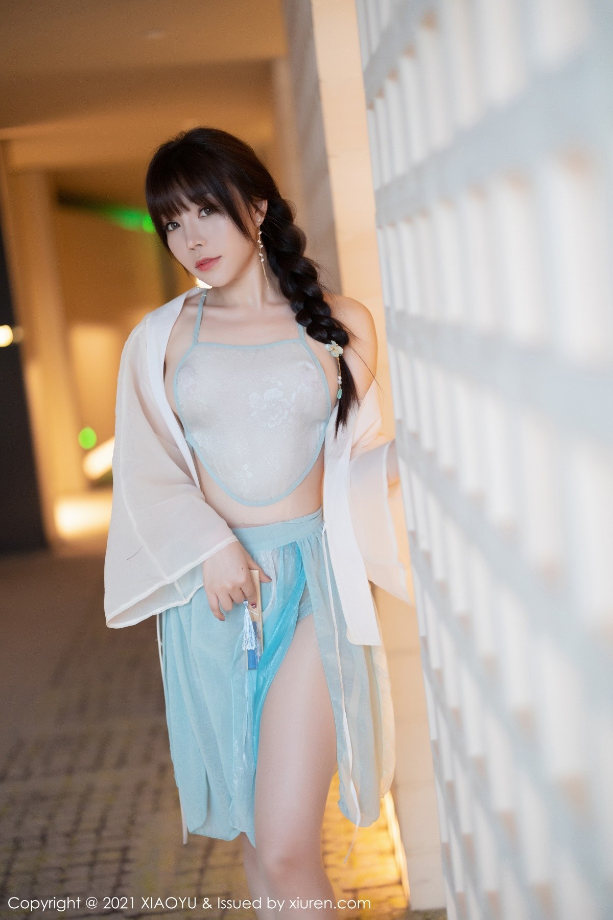 Jpxgyw.com_[XiaoYu画语界]Vol.679_女神芝芝Booty私房古韵着装配超薄肉丝半脱露火辣身材诱惑写真95P
