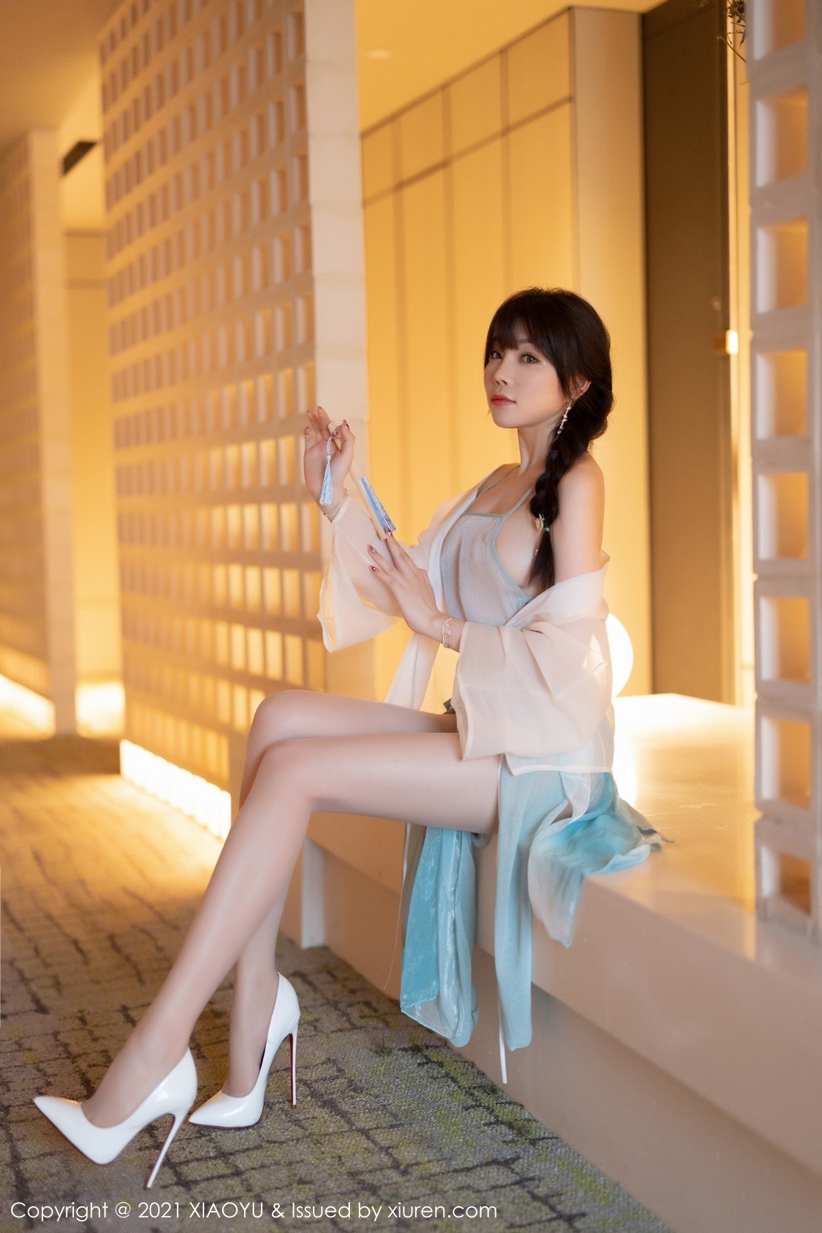 Jpxgyw.com_[XiaoYu画语界]Vol.679_女神芝芝Booty私房古韵着装配超薄肉丝半脱露火辣身材诱惑写真95P
