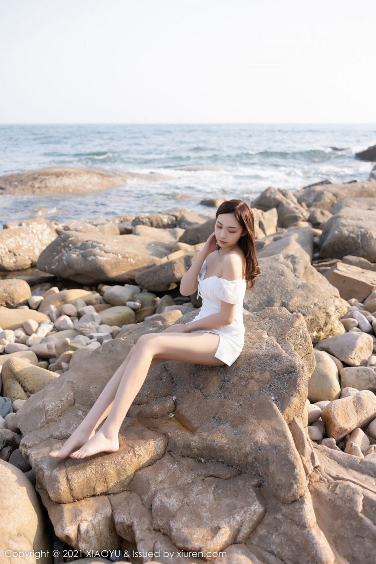 Jpxgyw.com_[XiaoYu画语界]Vol.681_模特郑颖姗Bev青岛旅拍私房浴室薄透白裙配白丝袜湿身诱惑写真77P