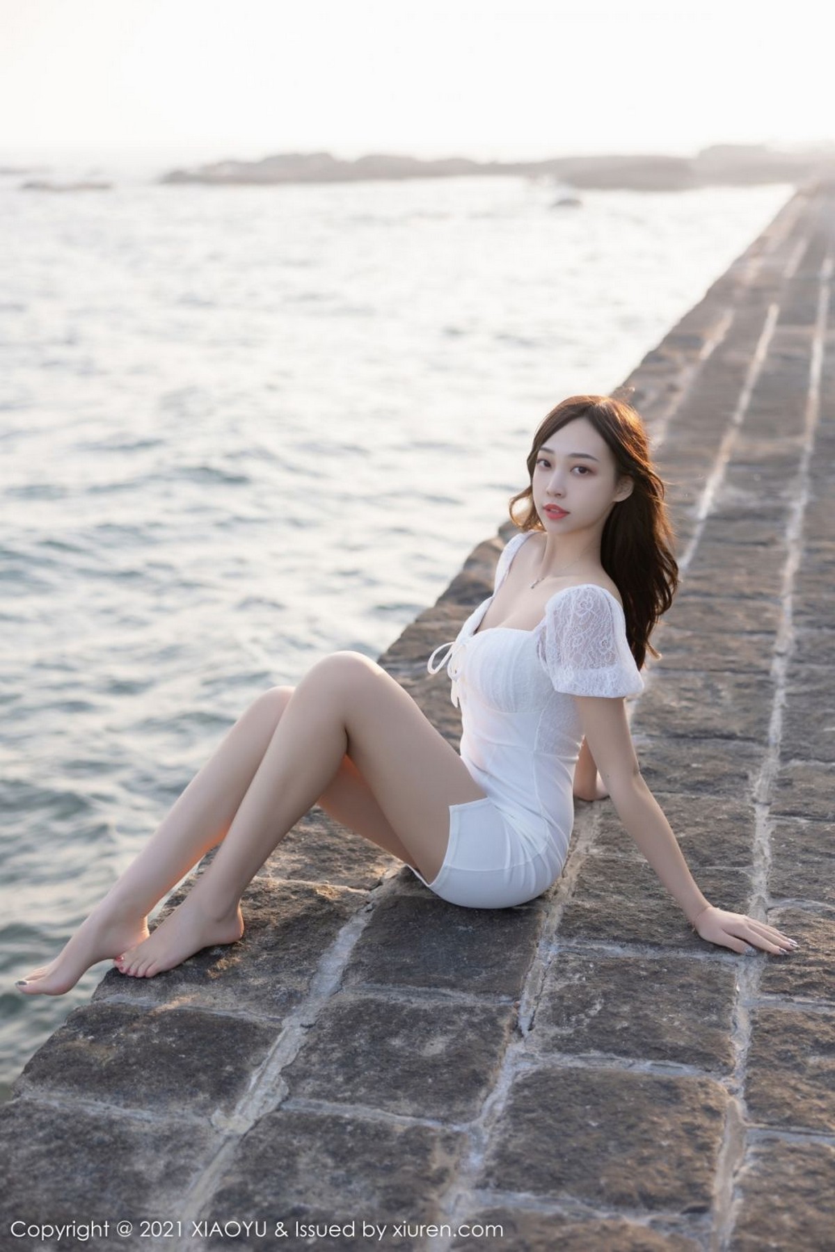 Jpxgyw.com_[XiaoYu画语界]Vol.681_模特郑颖姗Bev青岛旅拍私房浴室薄透白裙配白丝袜湿身诱惑写真77P