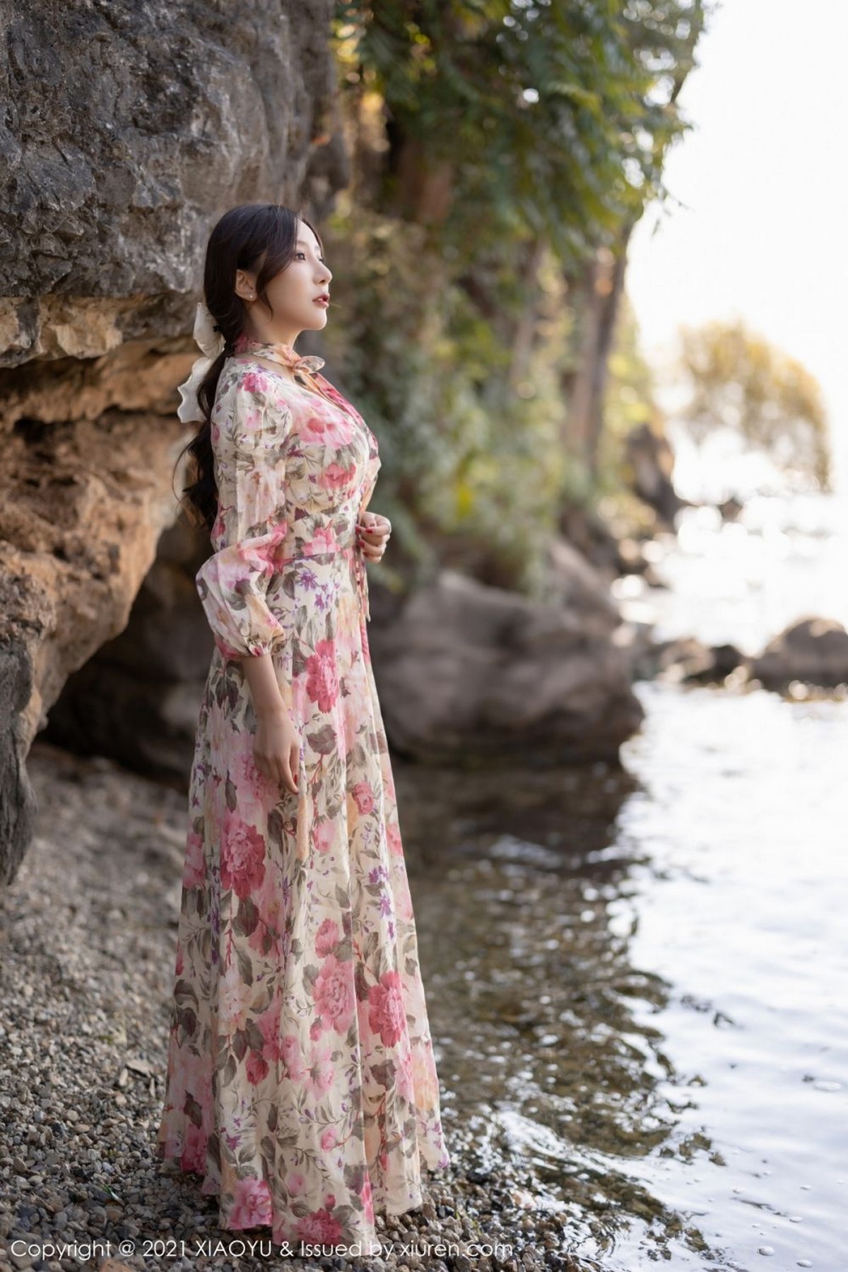 Jpxgyw.com_[XiaoYu画语界]Vol.682_女神王馨瑶yanni云南心愿旅拍脱花样长裙露精致内衣诱惑写真75P
