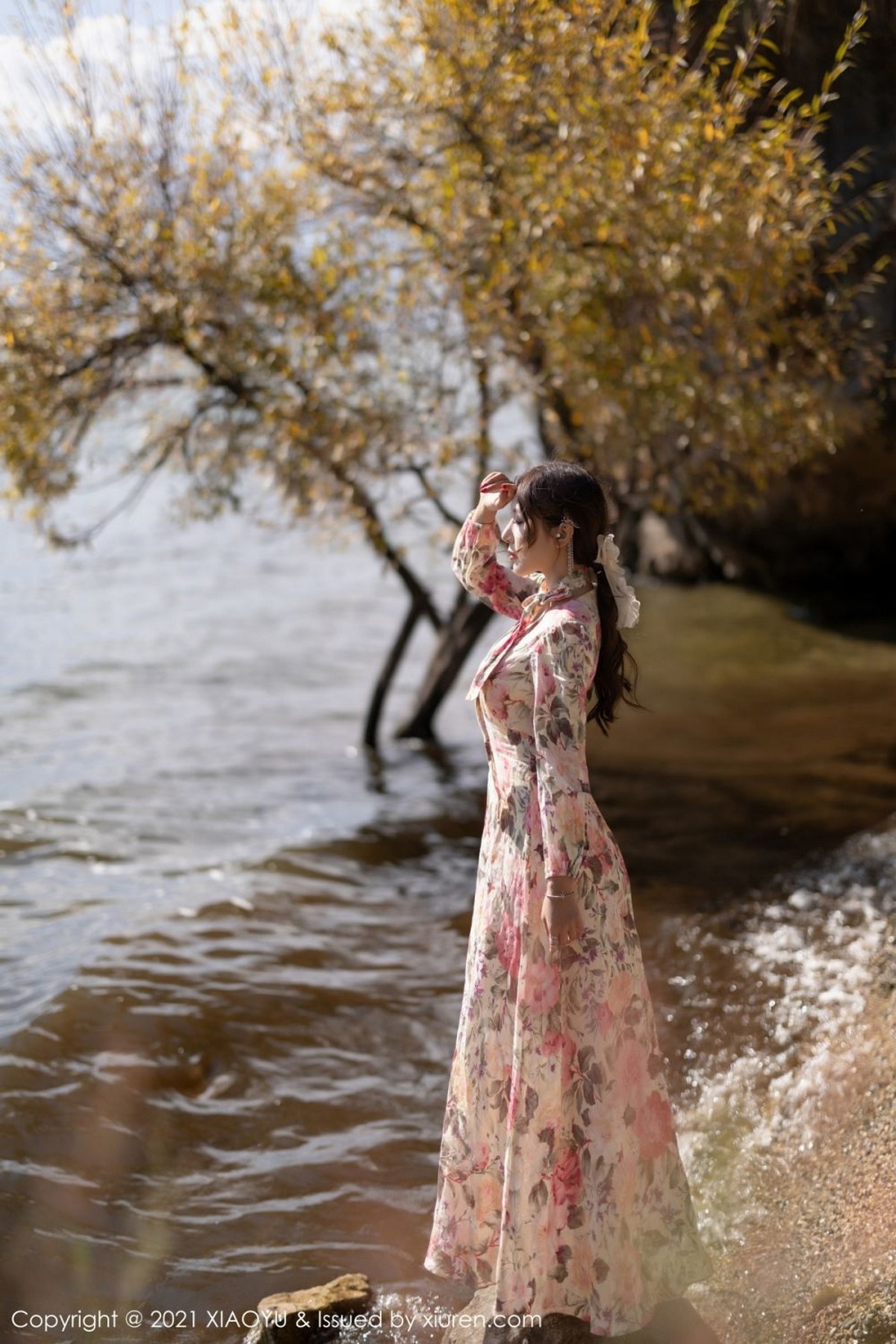 Jpxgyw.com_[XiaoYu画语界]Vol.682_女神王馨瑶yanni云南心愿旅拍脱花样长裙露精致内衣诱惑写真75P