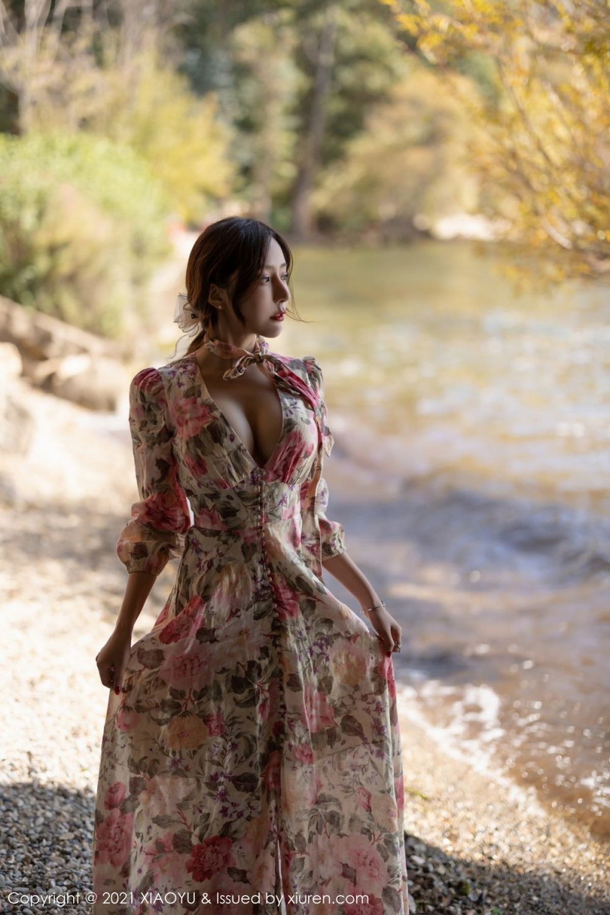 Jpxgyw.com_[XiaoYu画语界]Vol.682_女神王馨瑶yanni云南心愿旅拍脱花样长裙露精致内衣诱惑写真75P